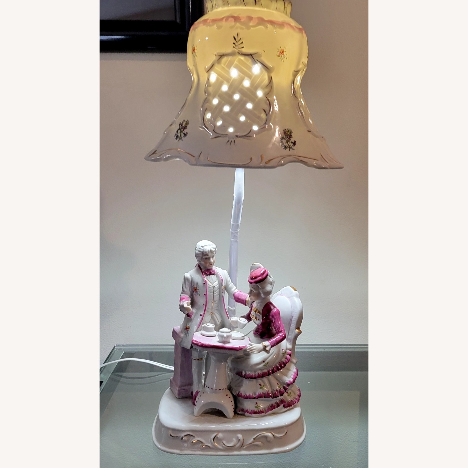 Vintage/Antique Finds Porcelain Décor - image-2