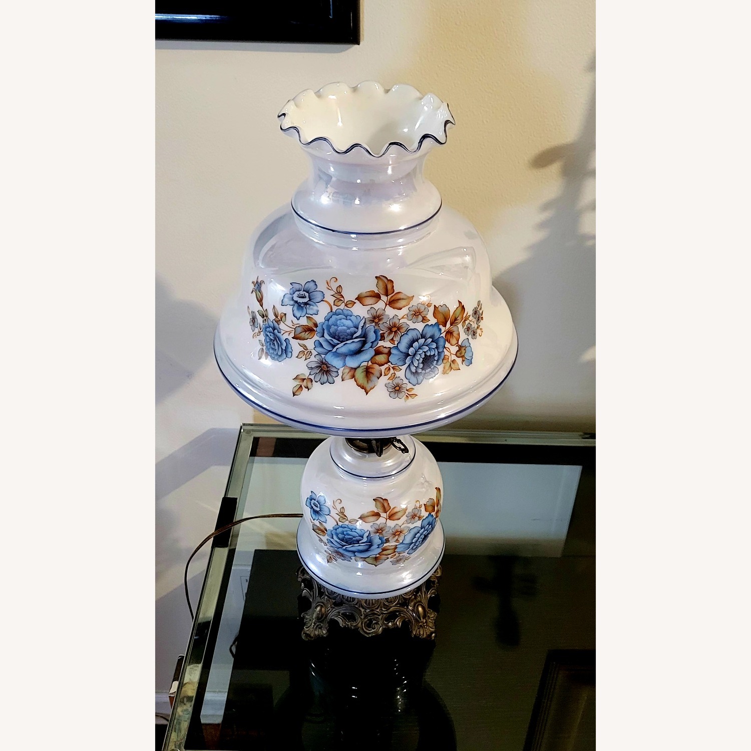 Vintage/Antique Finds Table Lamp - image-4