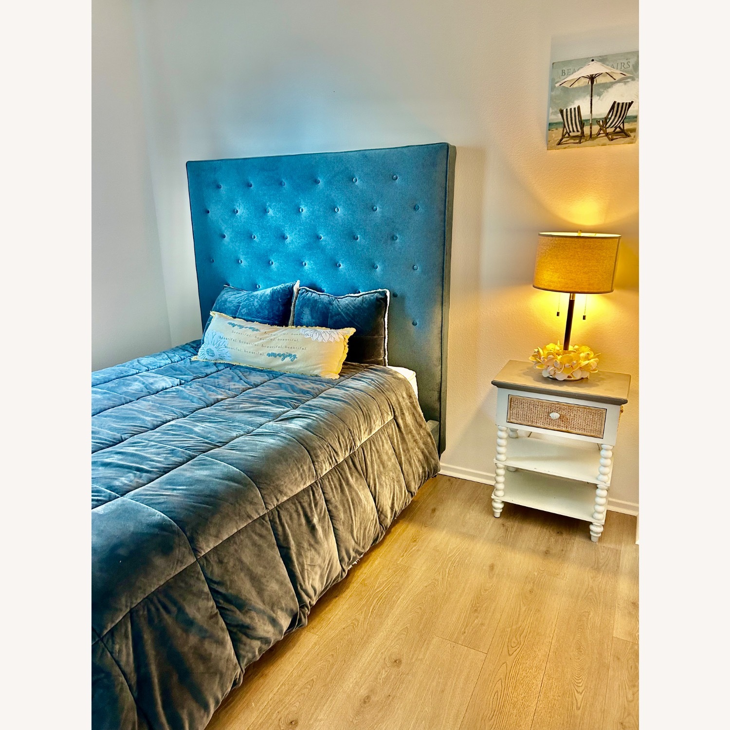 Jonathan Louis Queen Bed - image-2