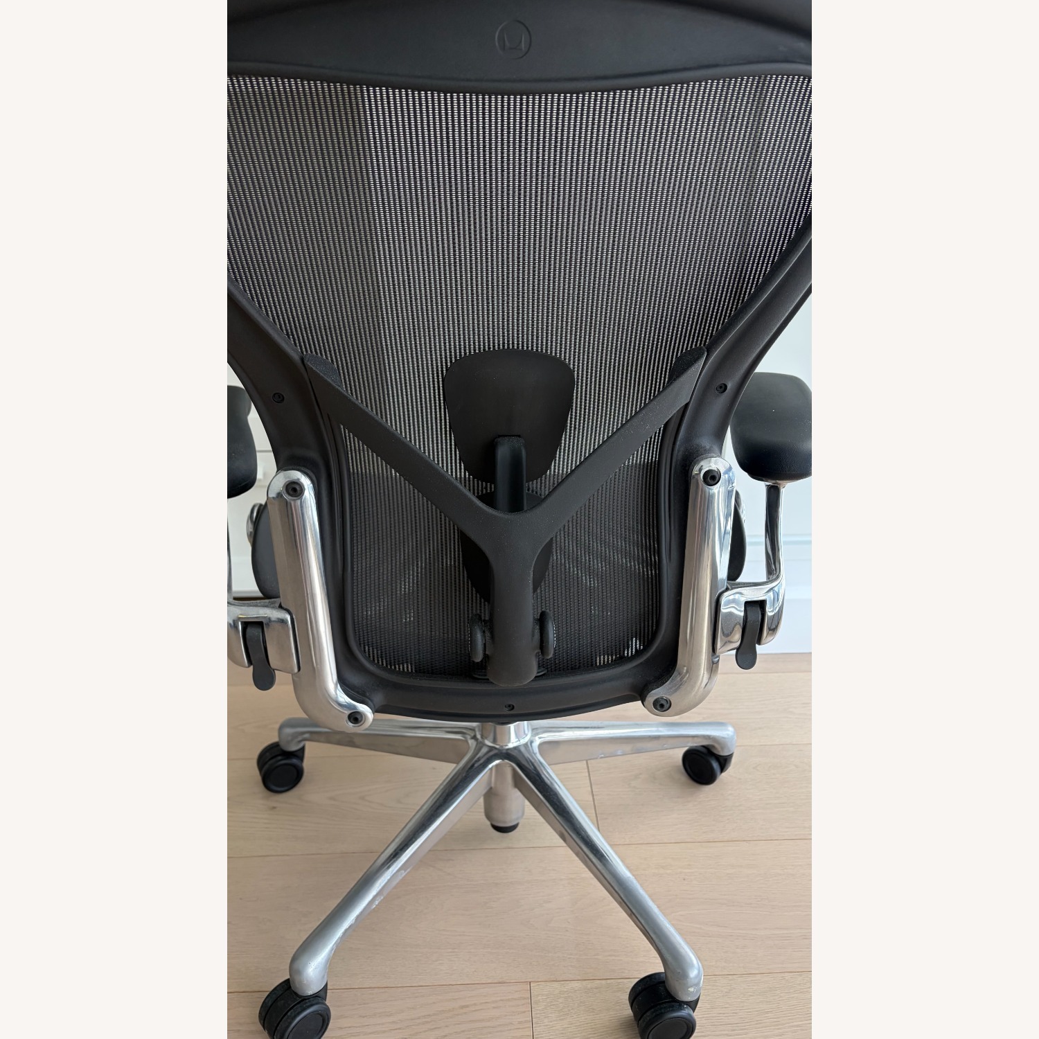 Herman Miller Aeron Chair - image-3