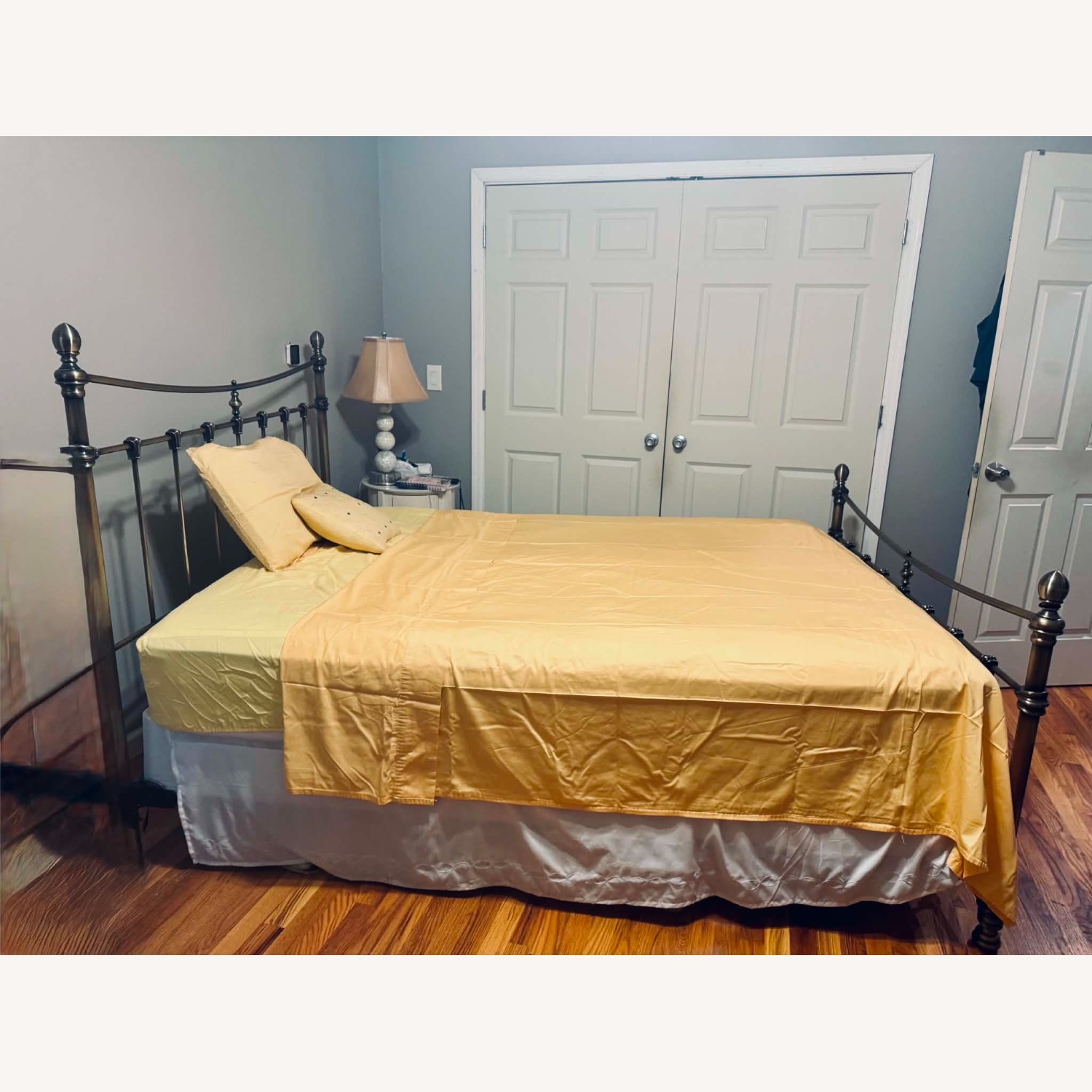 Sleepy's Brass Queen Bed Frame - image-3