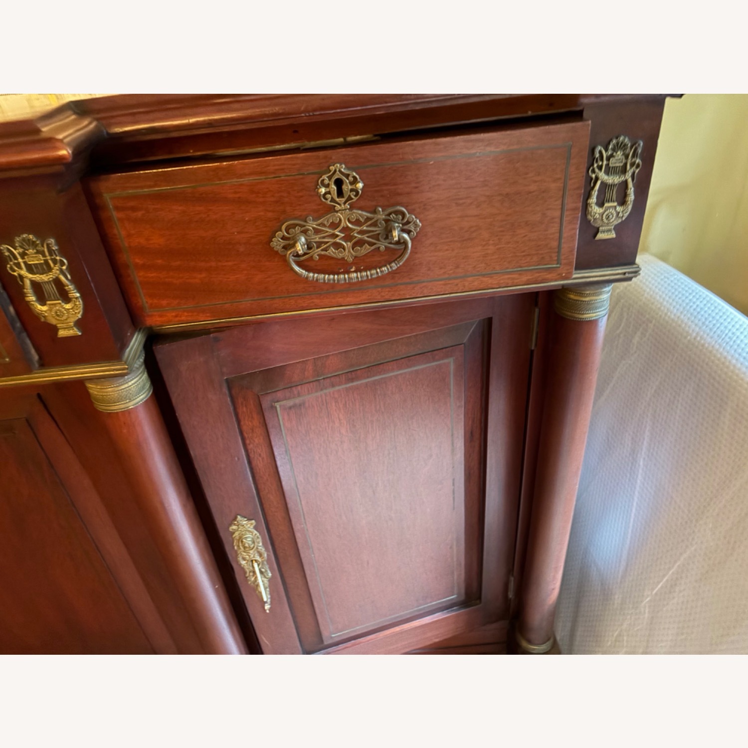 Fine Mahogany Hutch - image-3