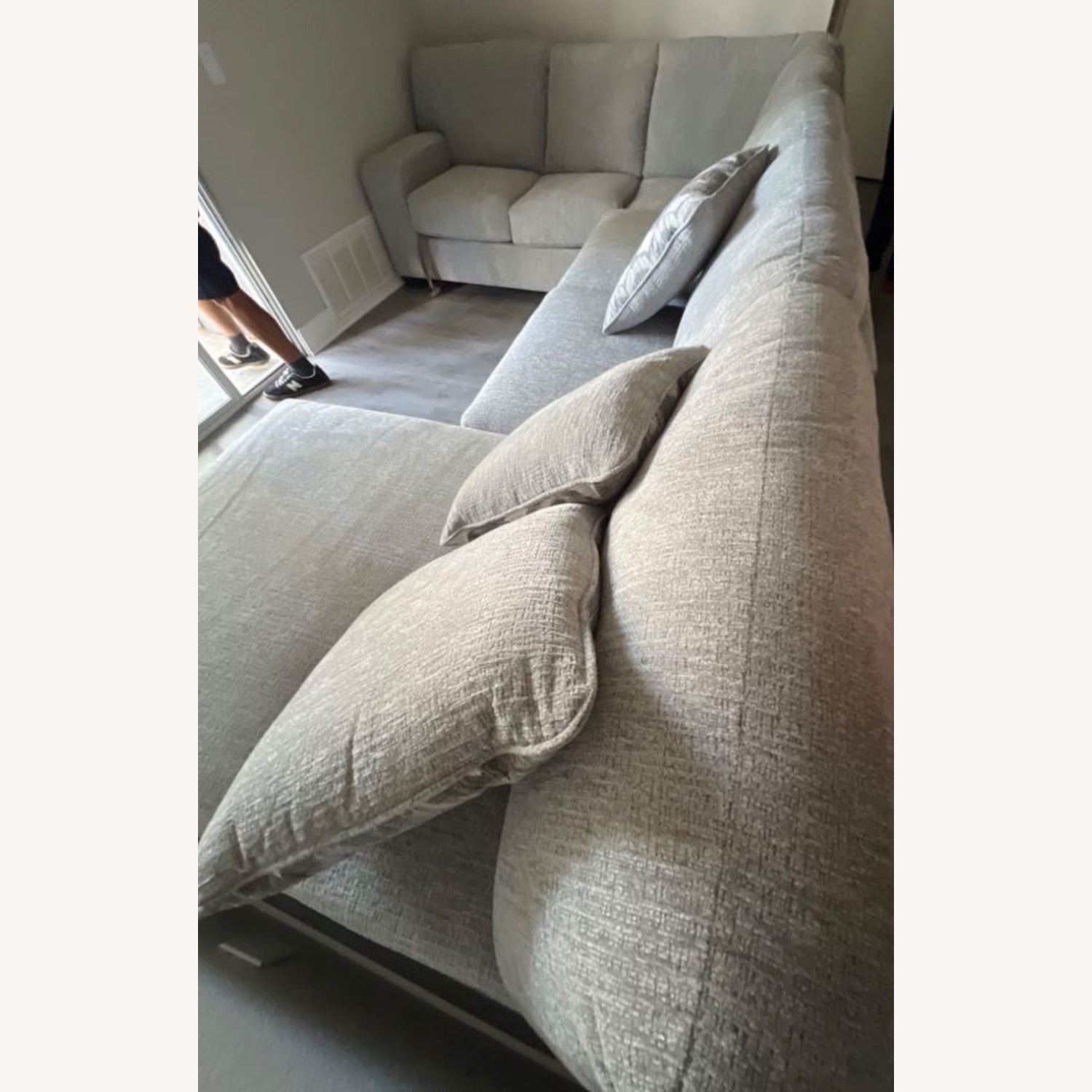 Ashley Furniture Rodington Light Gray 3+ Piece Sectional - image-2