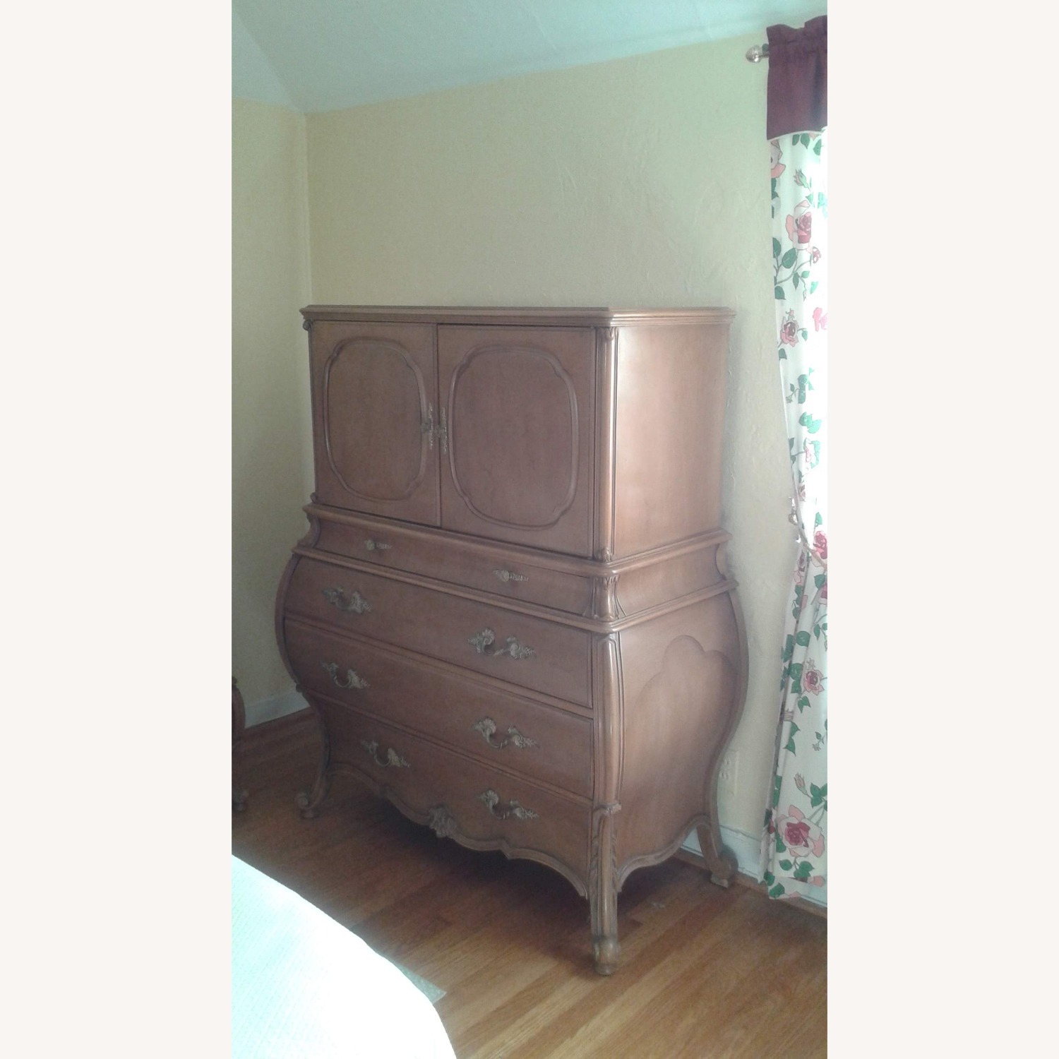 Vintage/Antique Finds Light Brown Wood Dresser - image-2