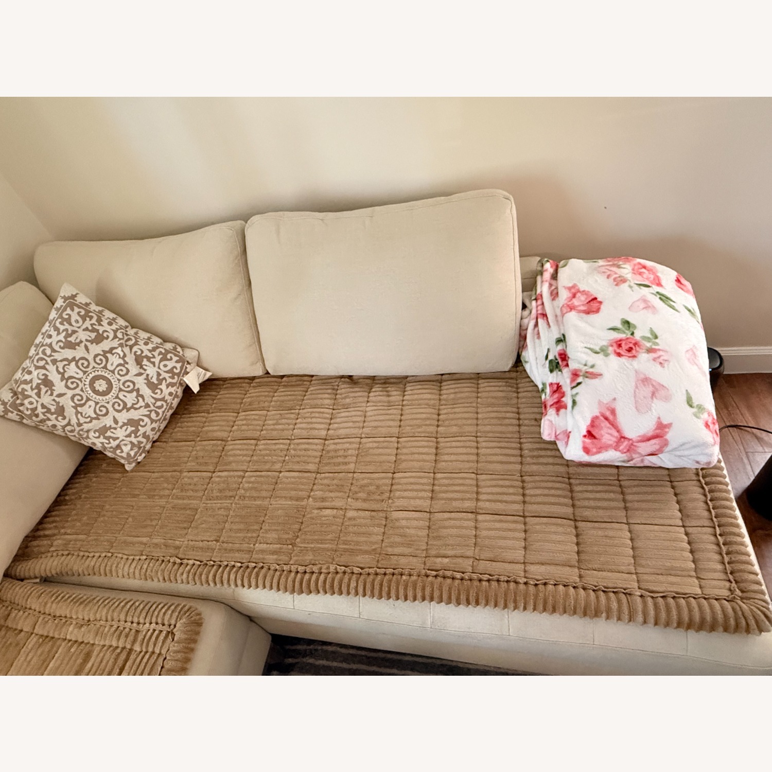 Vintage/Antique White Fabric 2 Piece Sectional - image-4