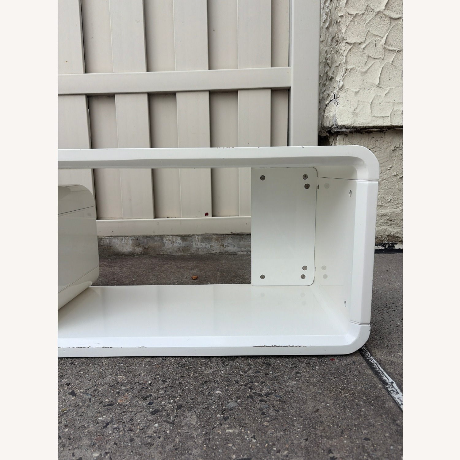 Modern White Extendable TV Stand (Gloss Finish) - image-9