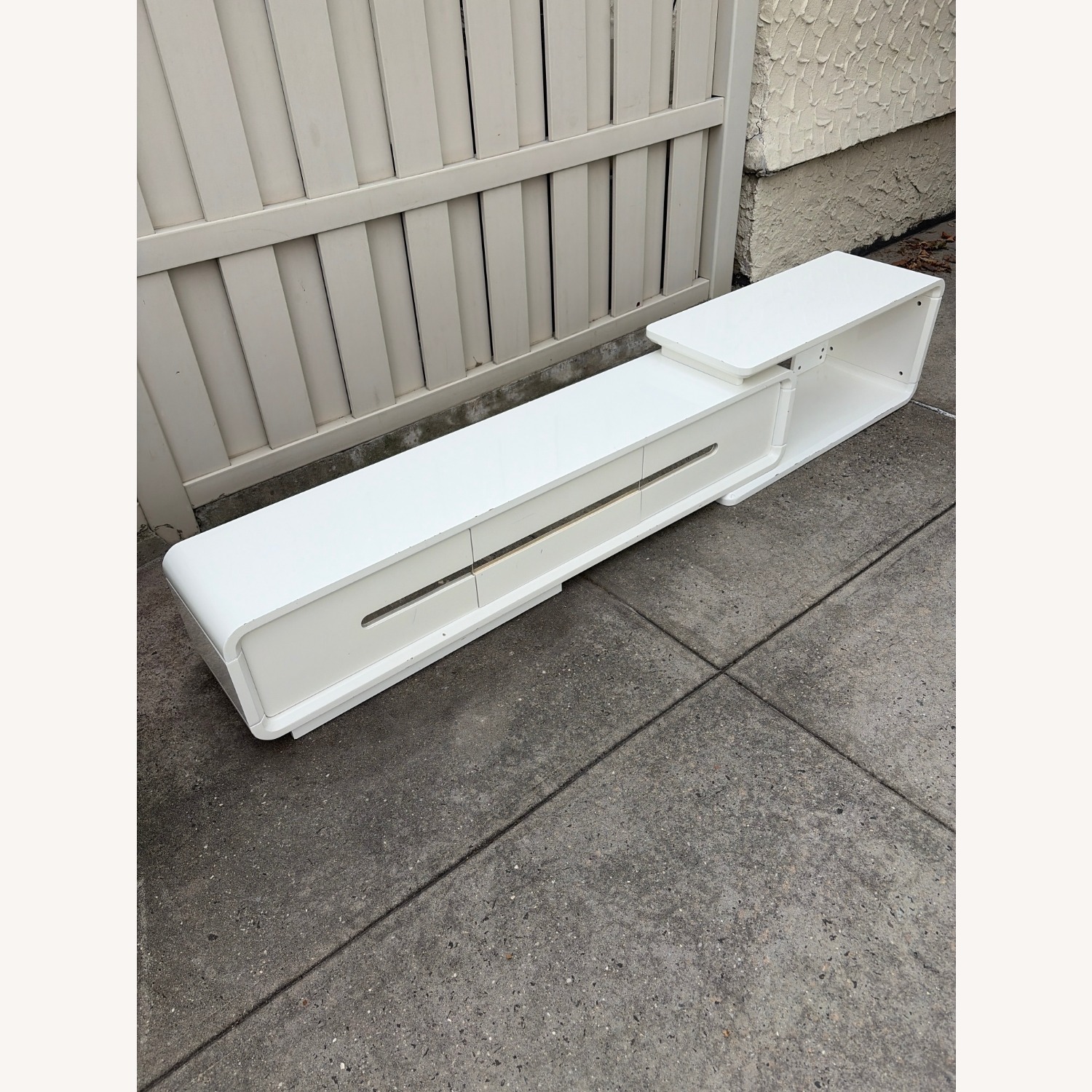 Modern White Extendable TV Stand (Gloss Finish) - image-4