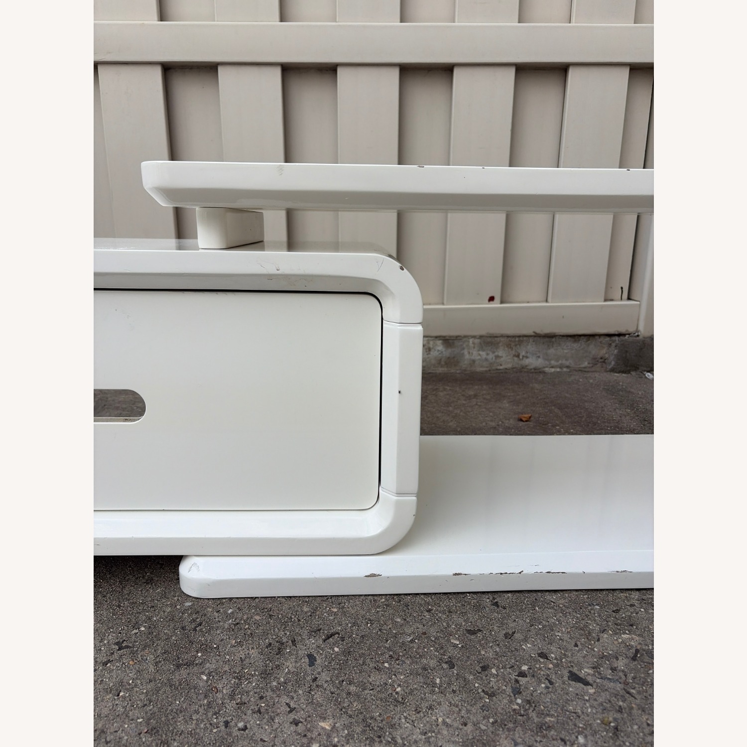Modern White Extendable TV Stand (Gloss Finish) - image-5