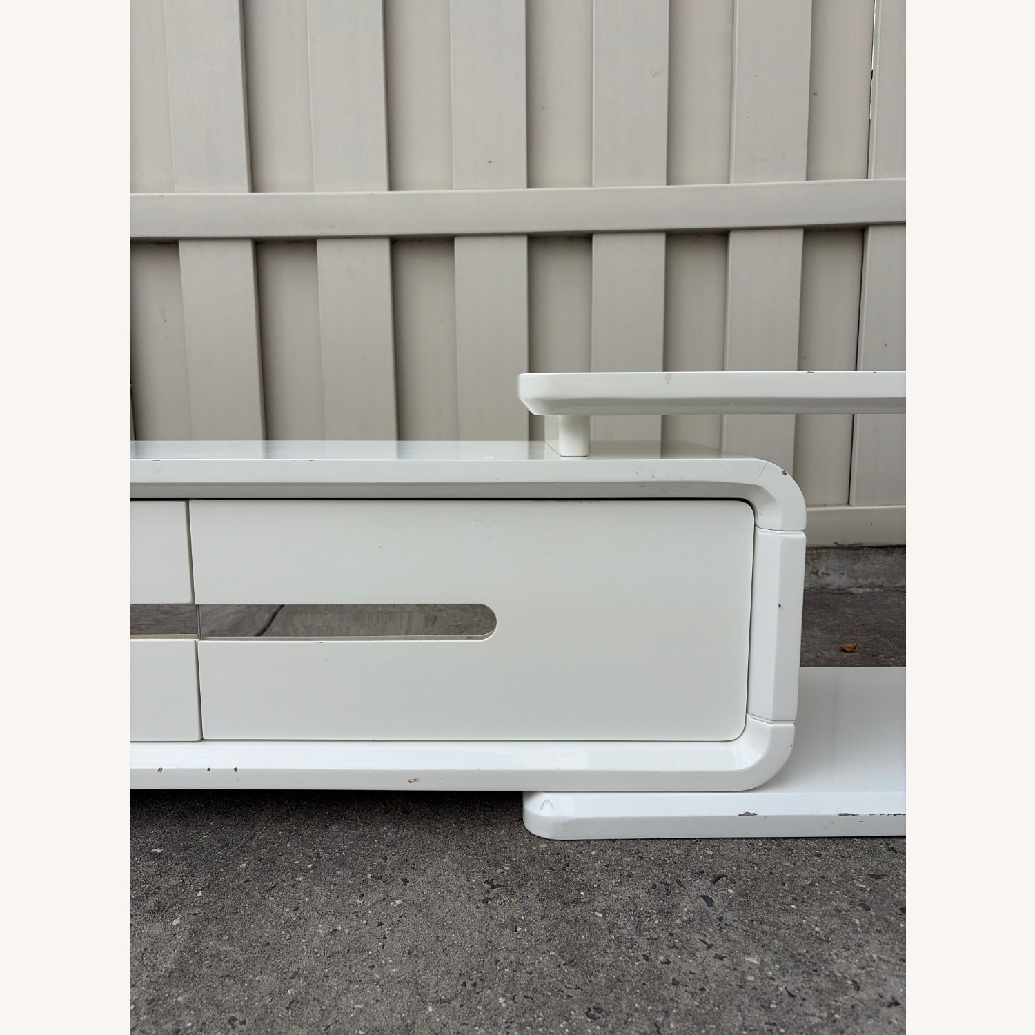 Modern White Extendable TV Stand (Gloss Finish) - image-8