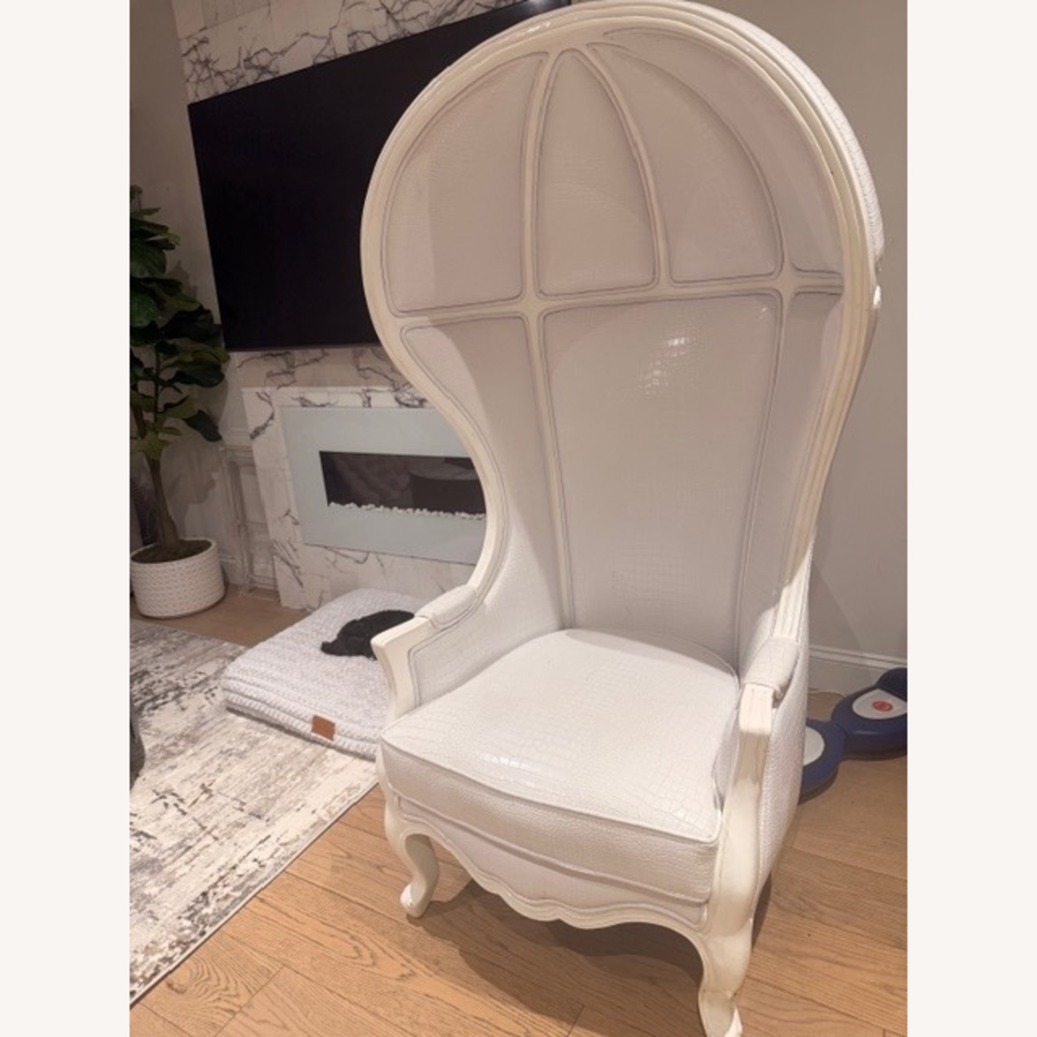 ACME Jana White Statement Throne Chair - image-2