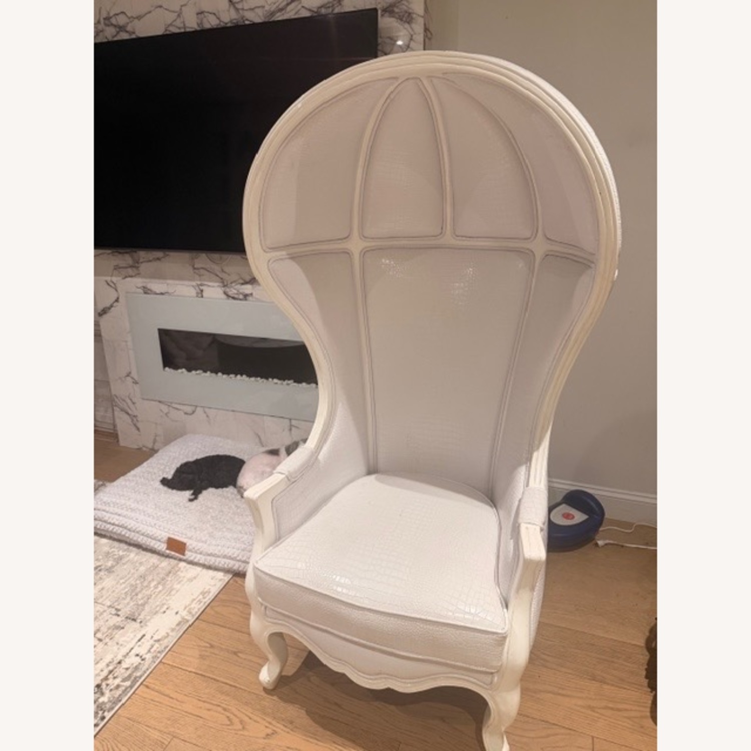 ACME Jana White Statement Throne Chair - image-1