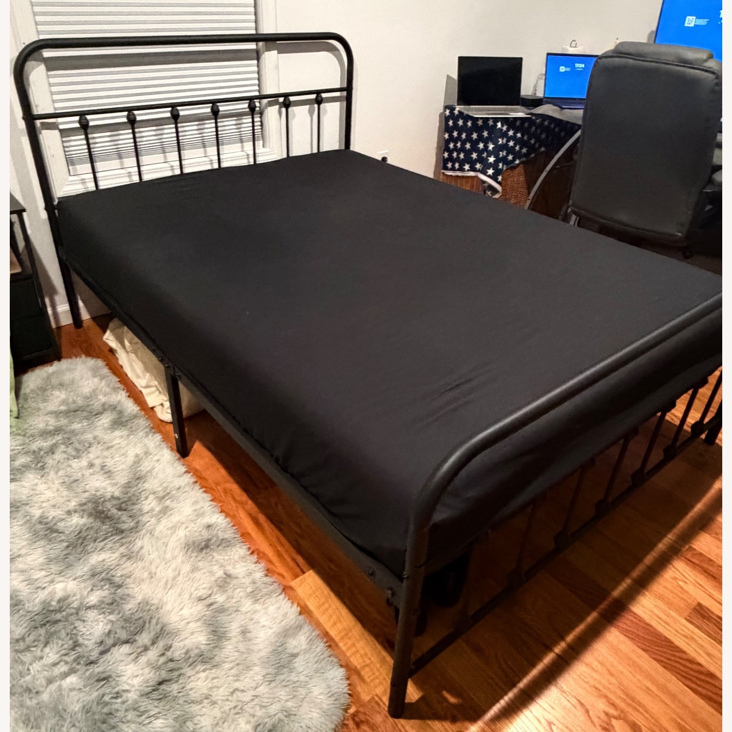 Black Metal Full Bed - image-1