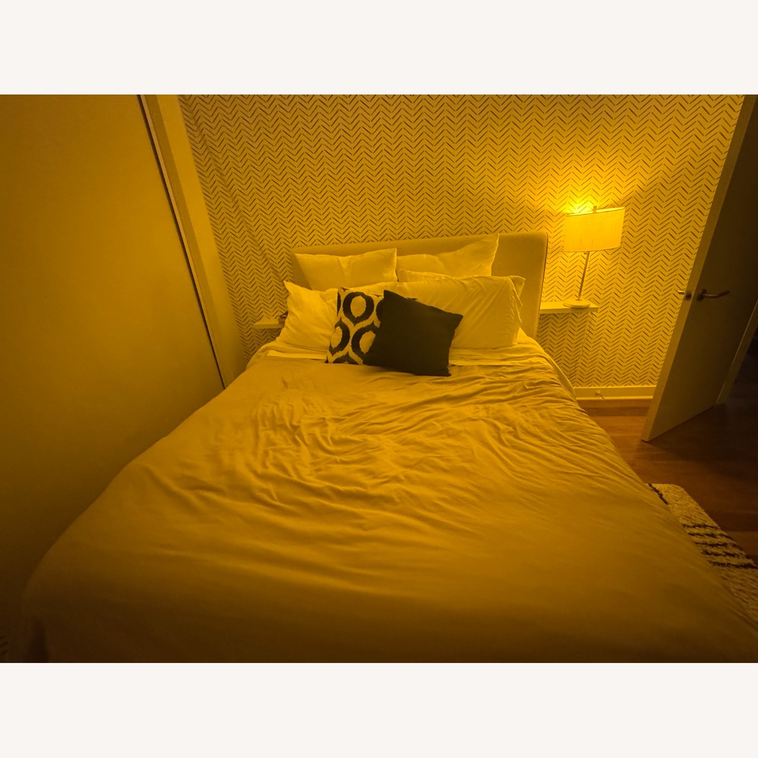 Living Spaces Dune II Queen Bed - image-3