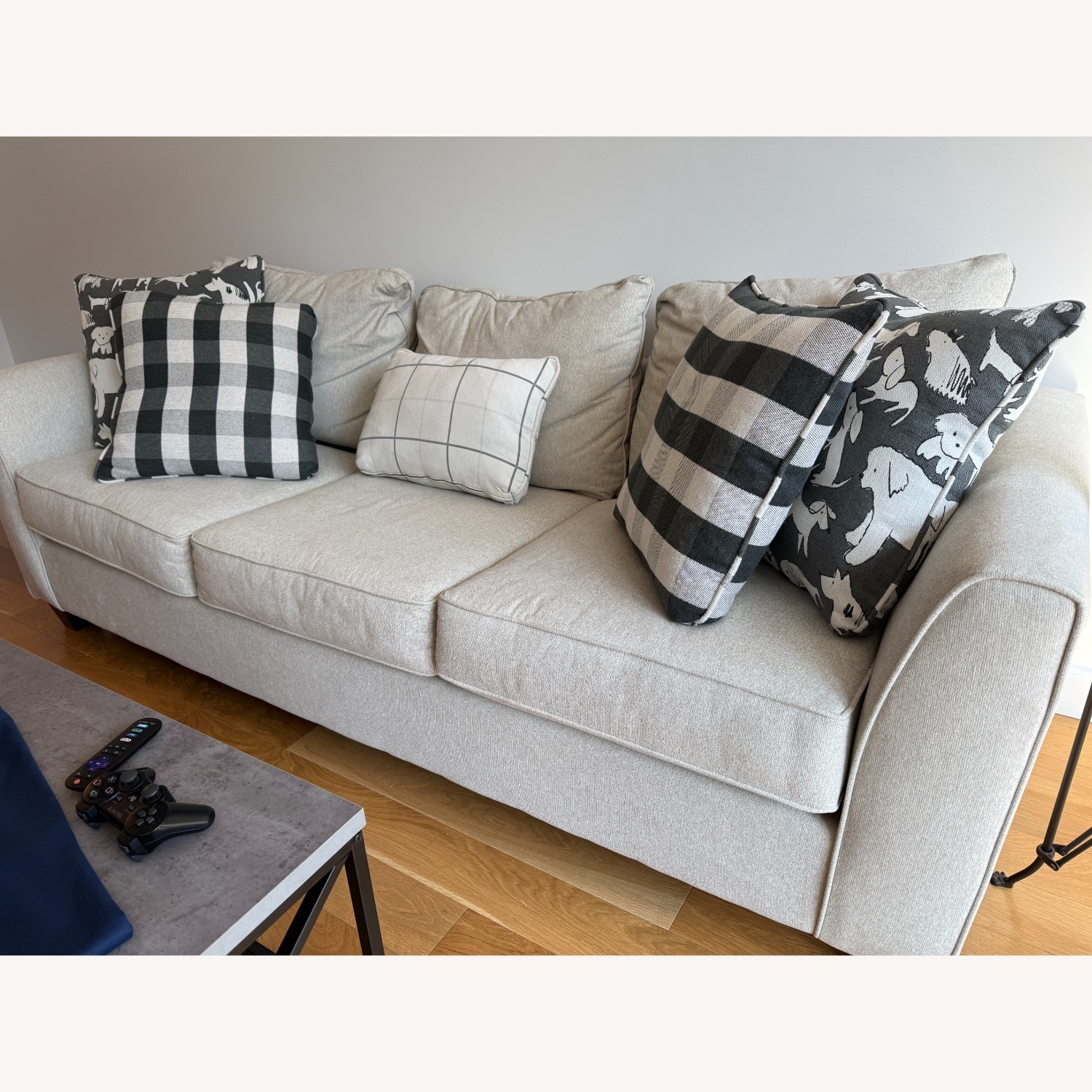 Raymour & Flanigan 3+ Seater Sofa - image-1