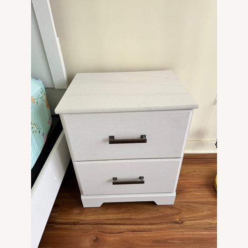 Used Ashley Furniture Stelsie 21" 2 Drawer Nightstand for sale on AptDeco