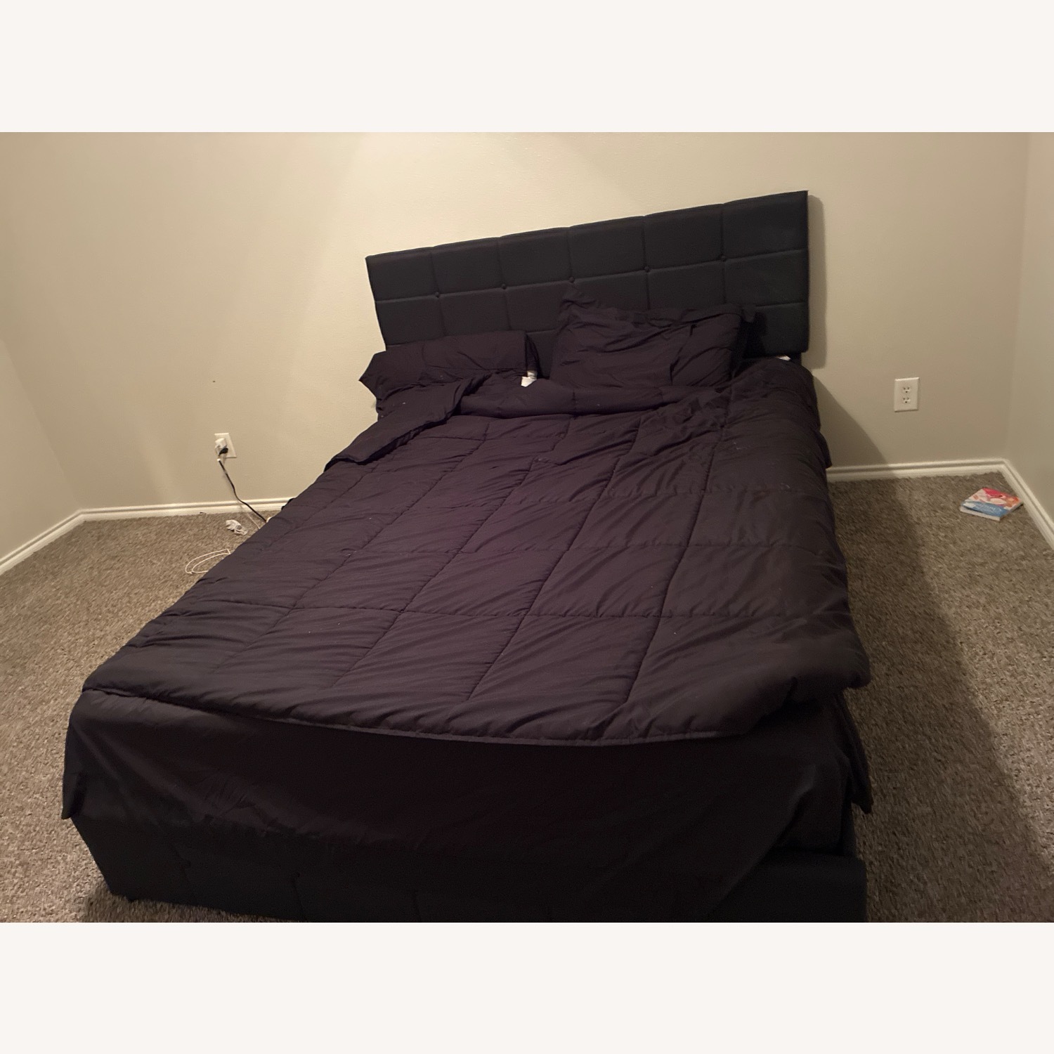 Fabric Queen Bed with 4 drawers - image-3