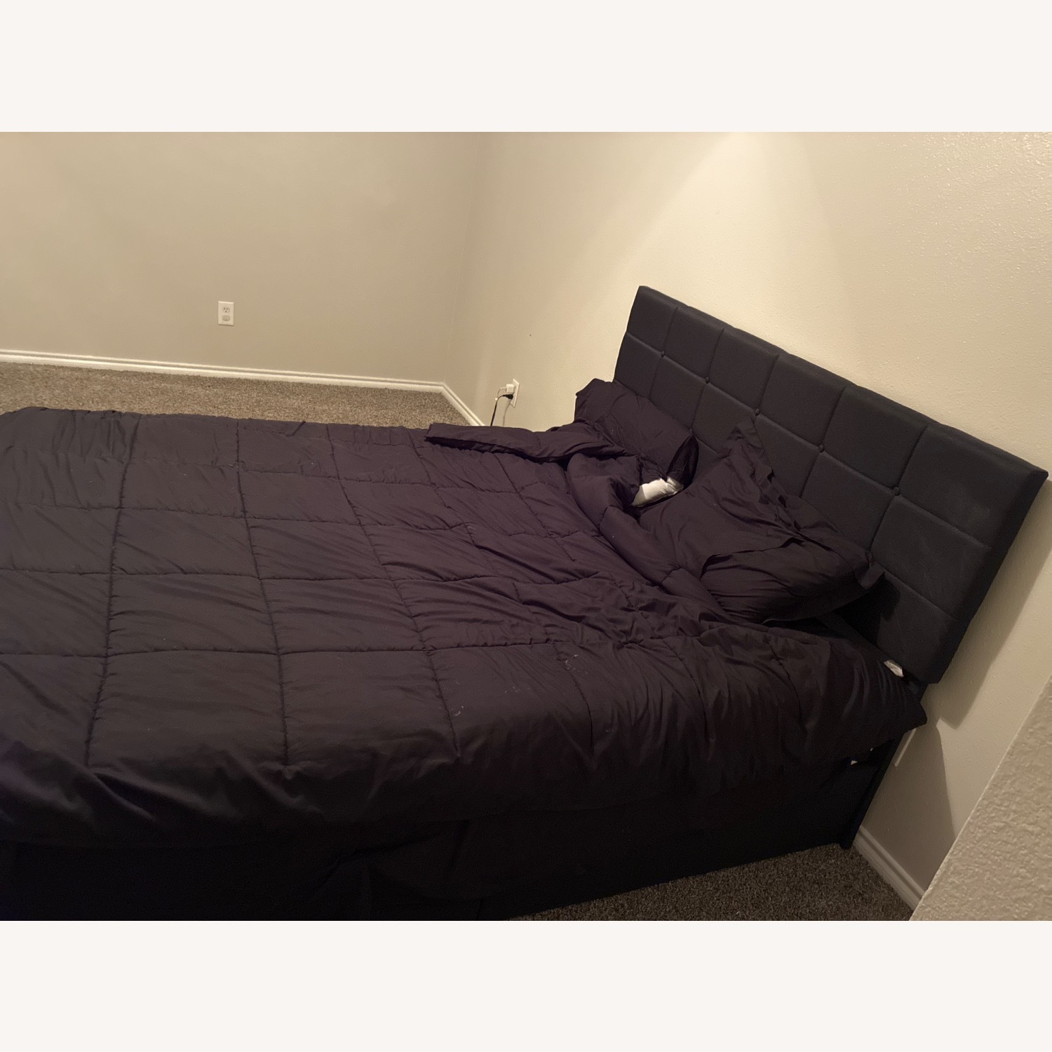 Fabric Queen Bed with 4 drawers - image-2
