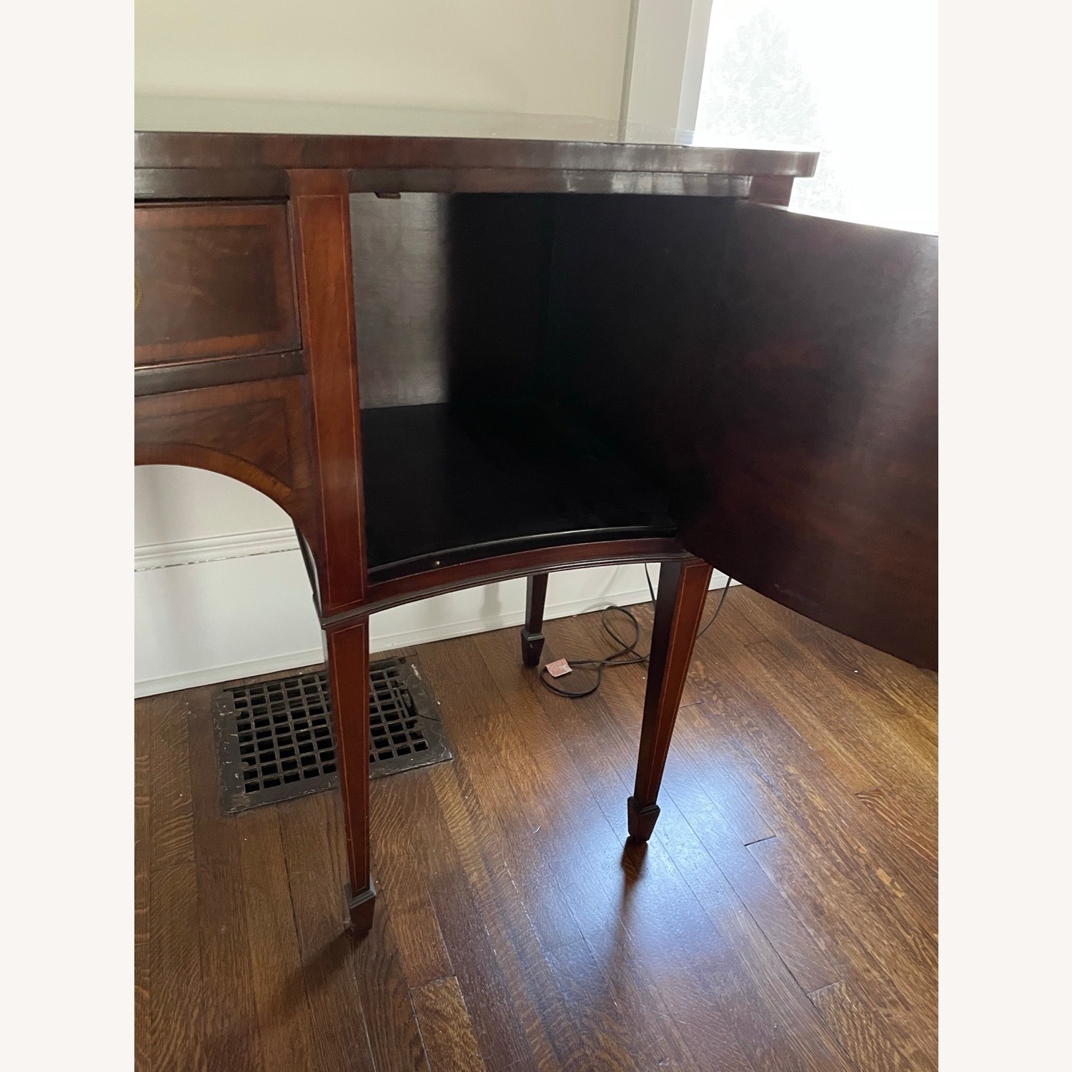 Traditional Classic Mahogany Sideboard - image-7