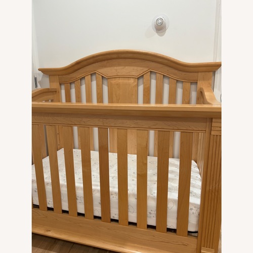 Used Solid Hardwood Convertible Crib for sale on AptDeco