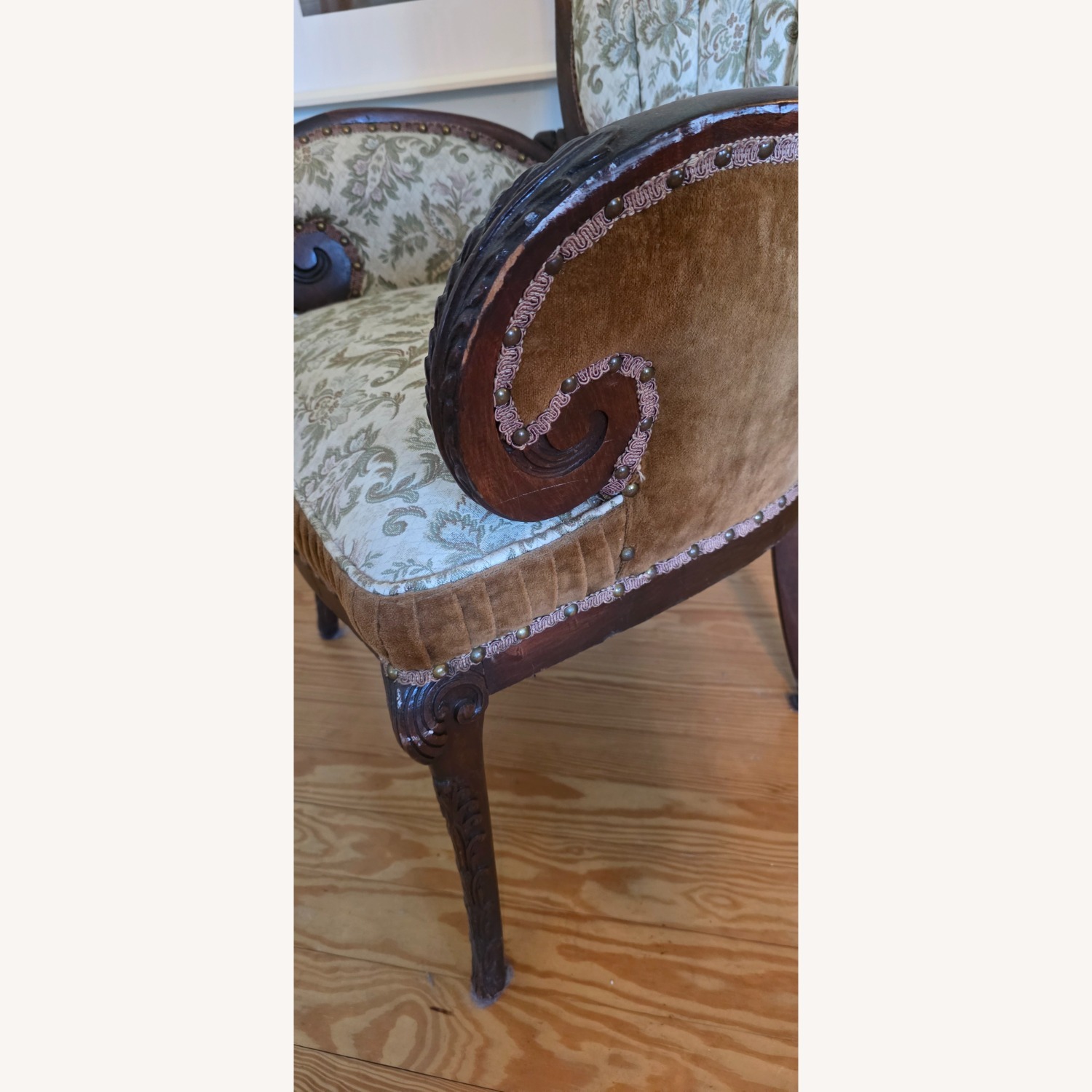 Vintage/Antique Finds Armchair - image-3