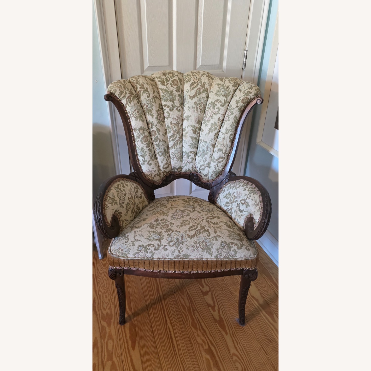 Vintage/Antique Finds Armchair - image-6