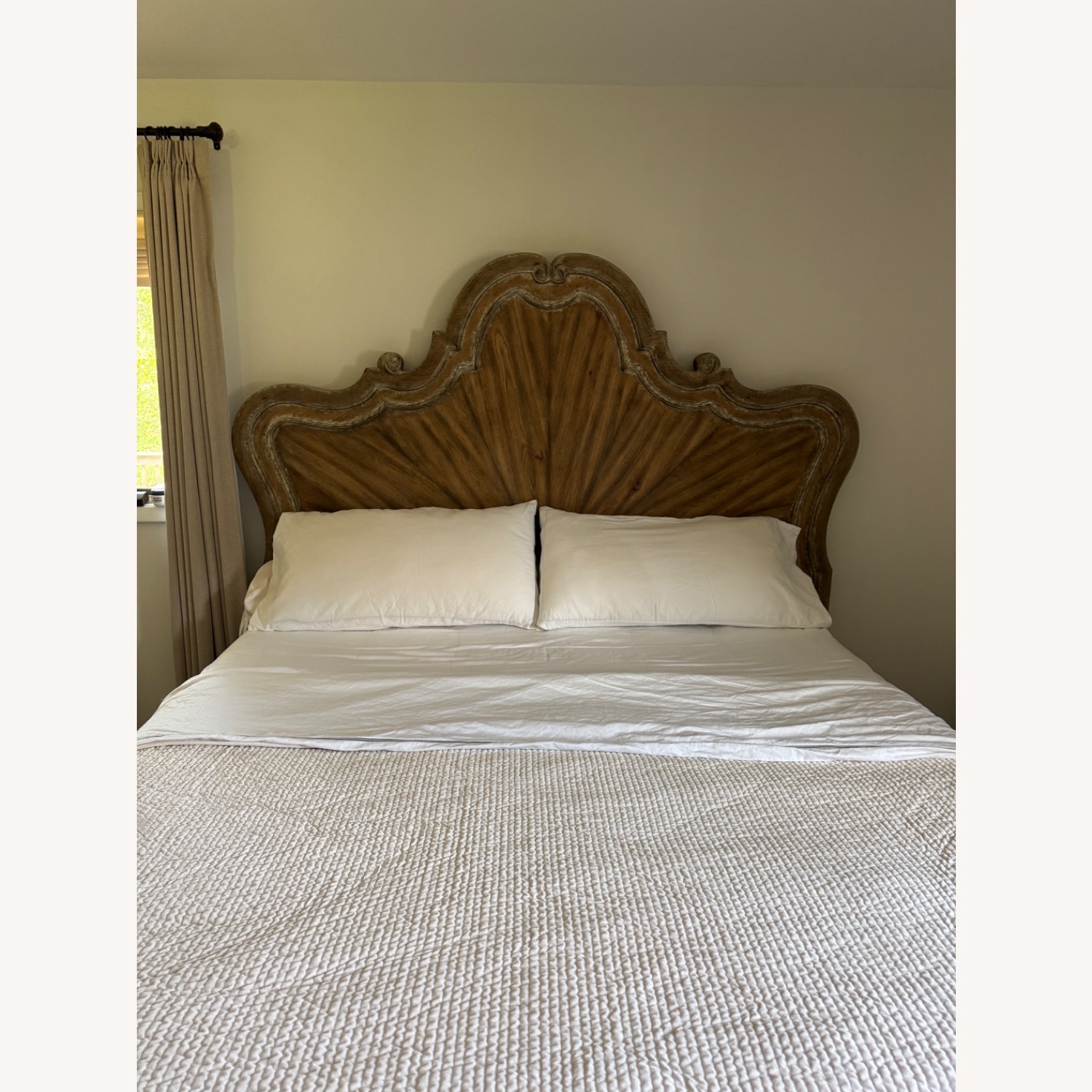 Hooker Furniture Chatelet King Bed - image-1