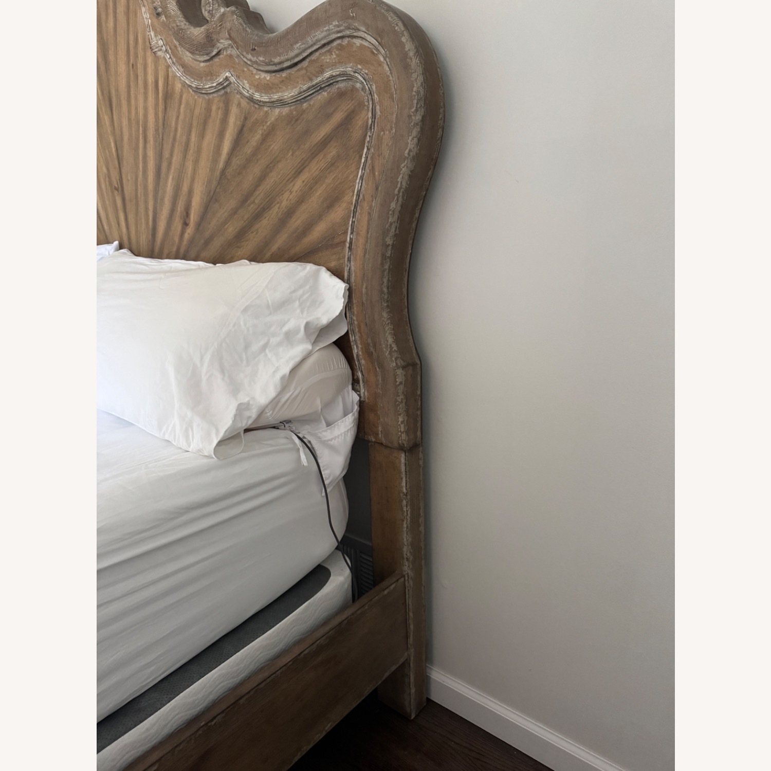 Hooker Furniture Chatelet King Bed - image-4