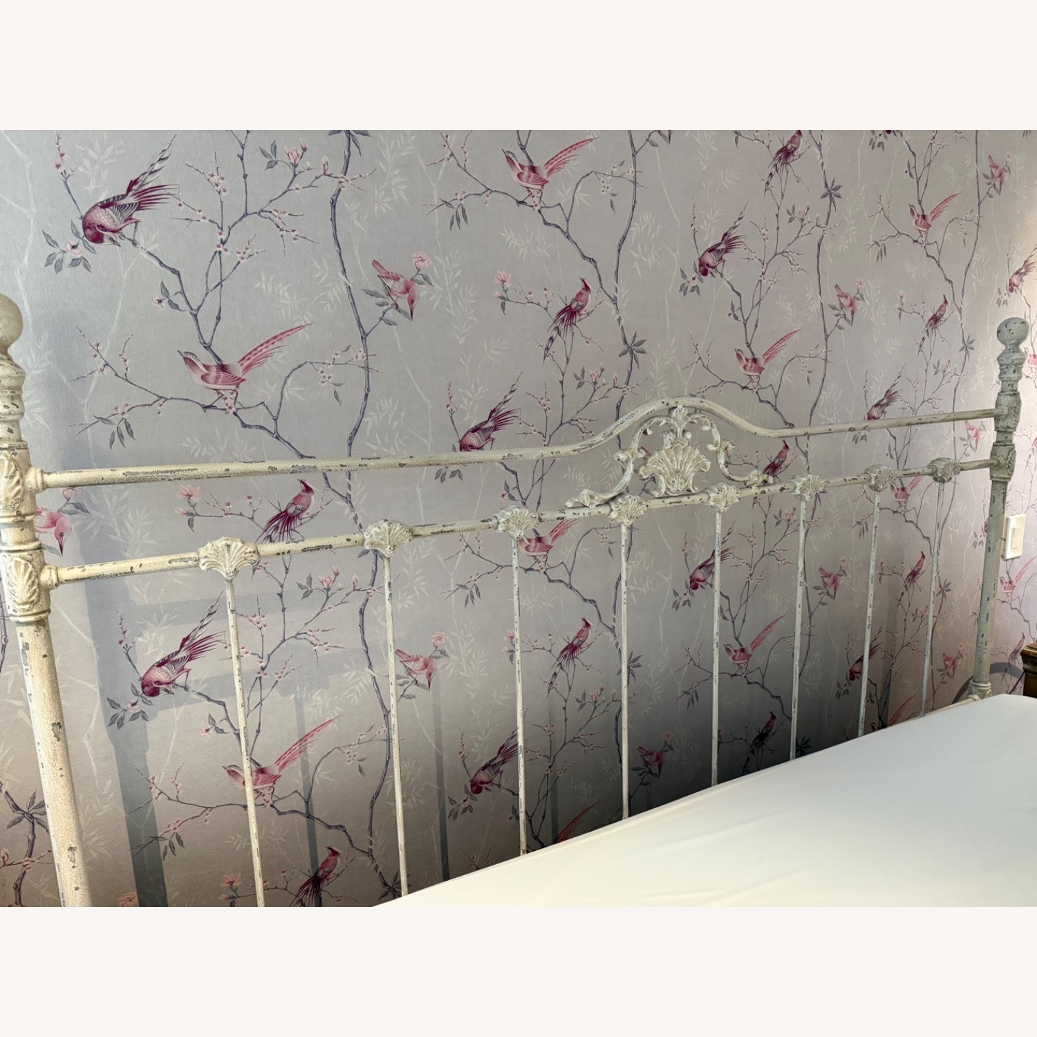 Weathered White King Bed - image-5