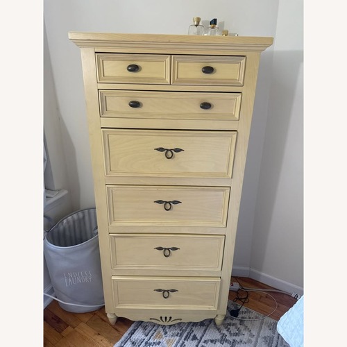 Used 6 Drawer Dresser for sale on AptDeco