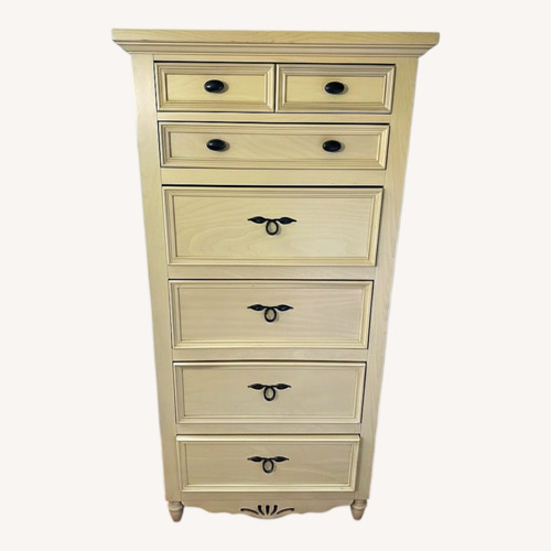 Used 6 Drawer Dresser for sale on AptDeco