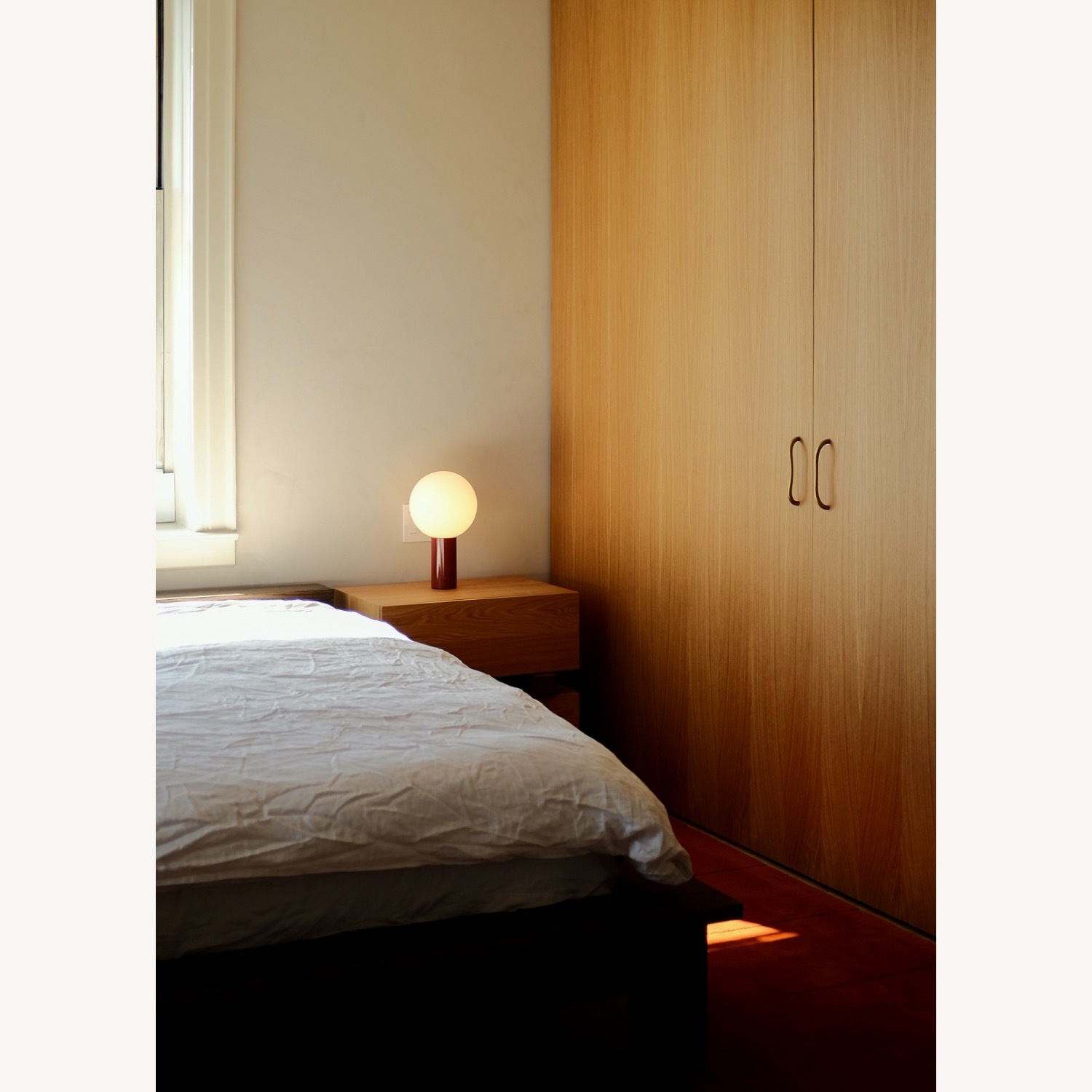 Gestalt New York Hem Bed Dark Brown Wood King Bed - image-2