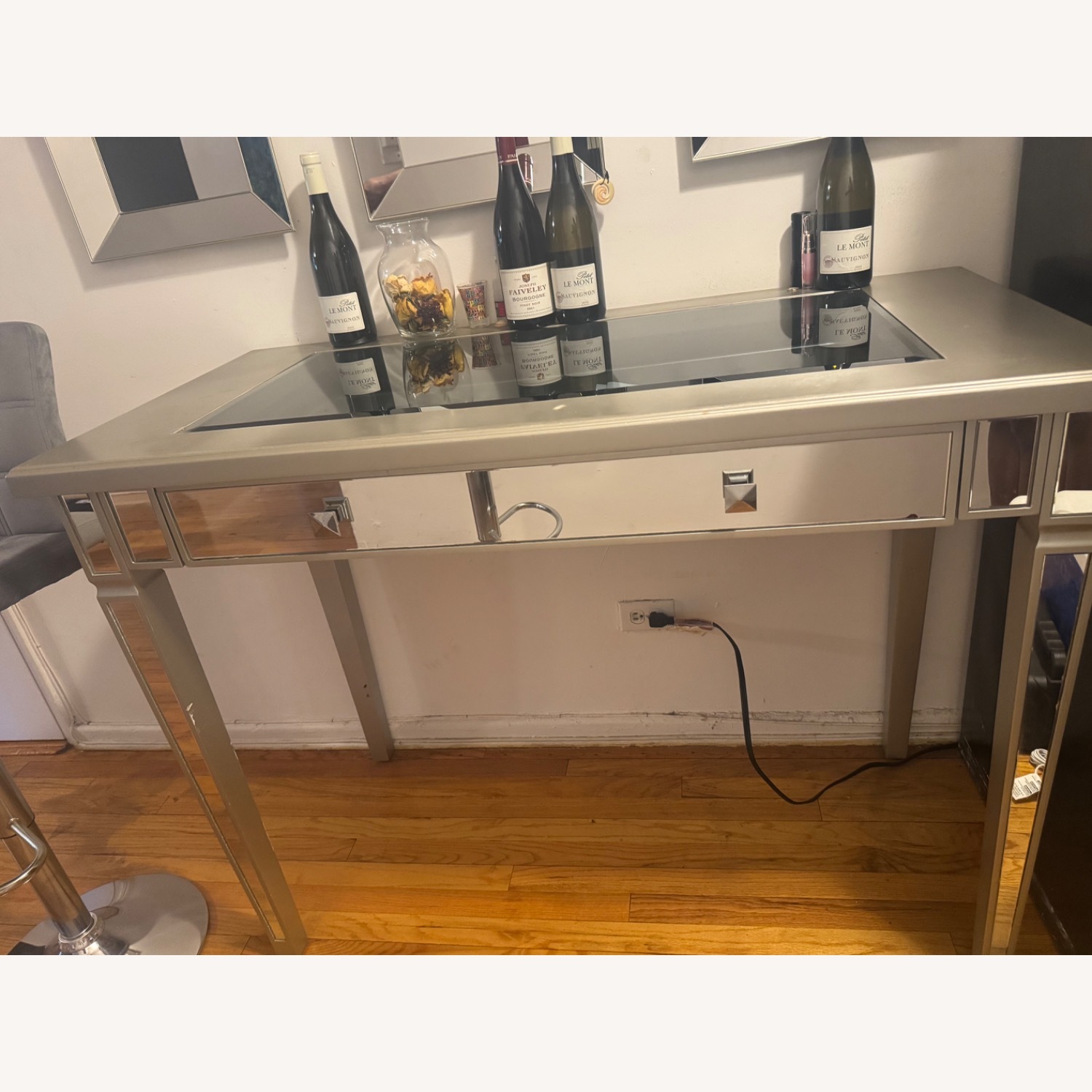 Transparent Glass Top Bar with 2 Grey Barstools - image-2