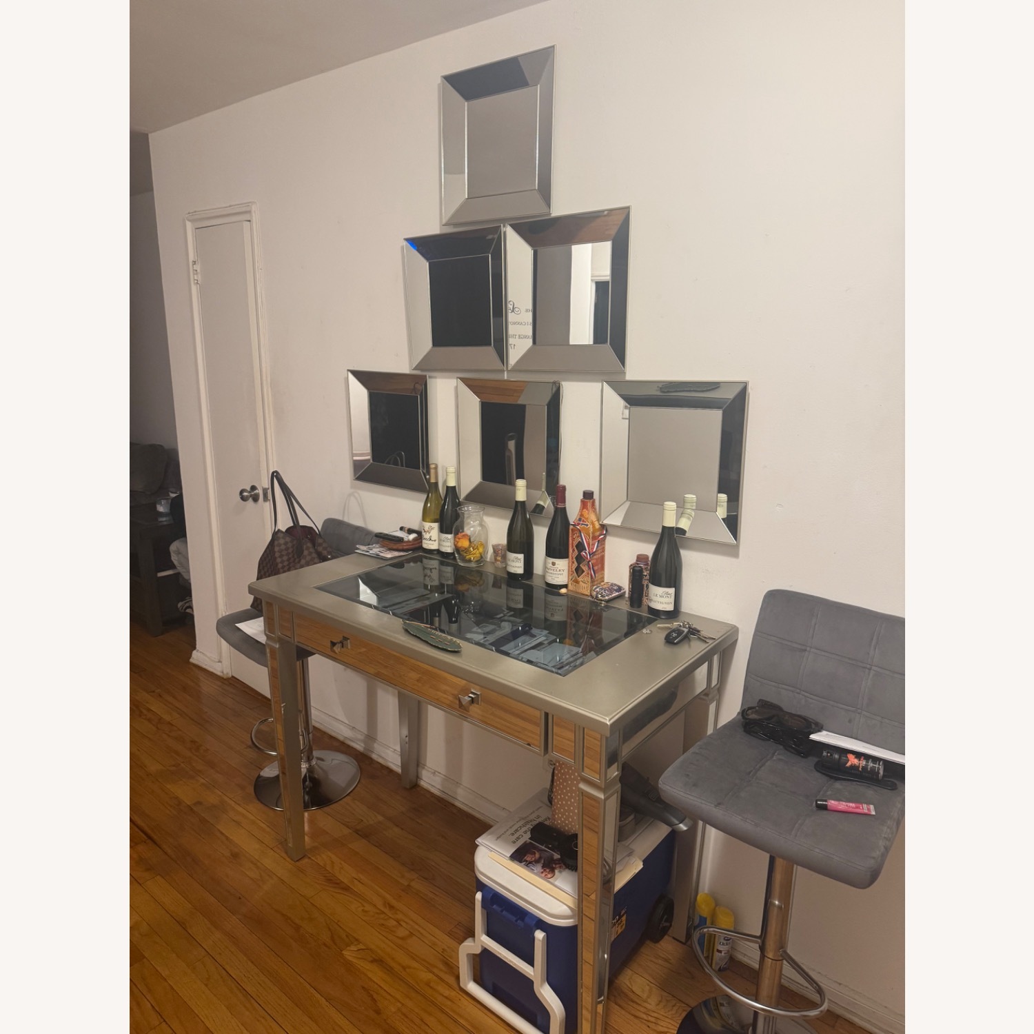 Transparent Glass Top Bar with 2 Grey Barstools - image-6