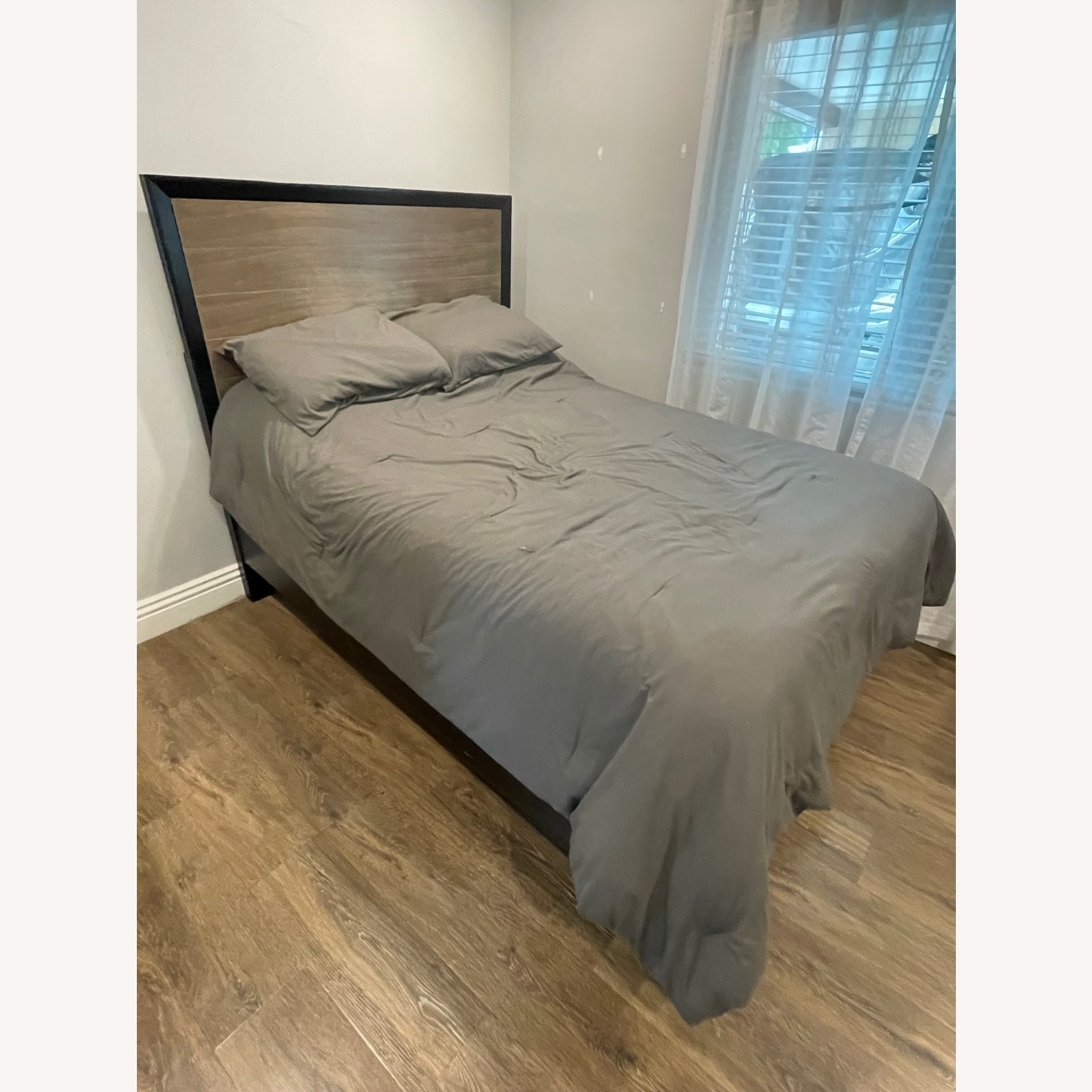 Dark Brown Wood Full Bed - image-3