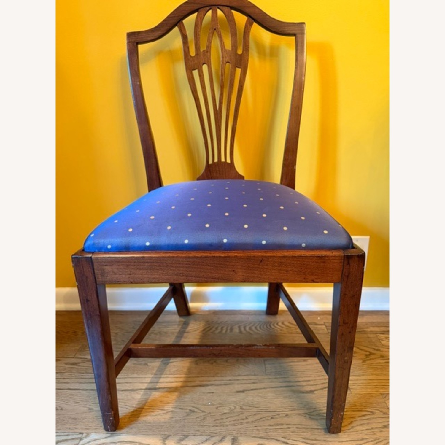19th Century Hepplewhite Dining Chairs - image-7
