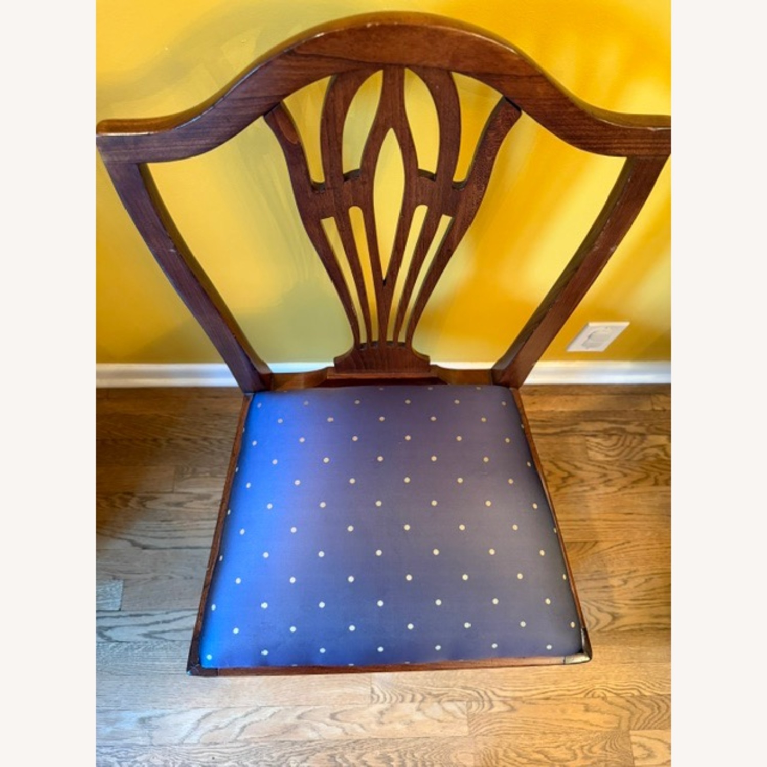 19th Century Hepplewhite Dining Chairs - image-8