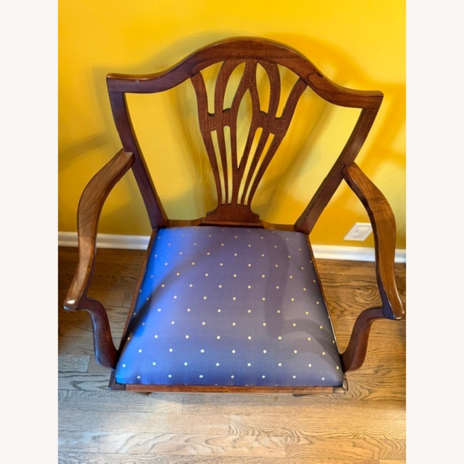 19th Century Hepplewhite Dining Chairs - image-4