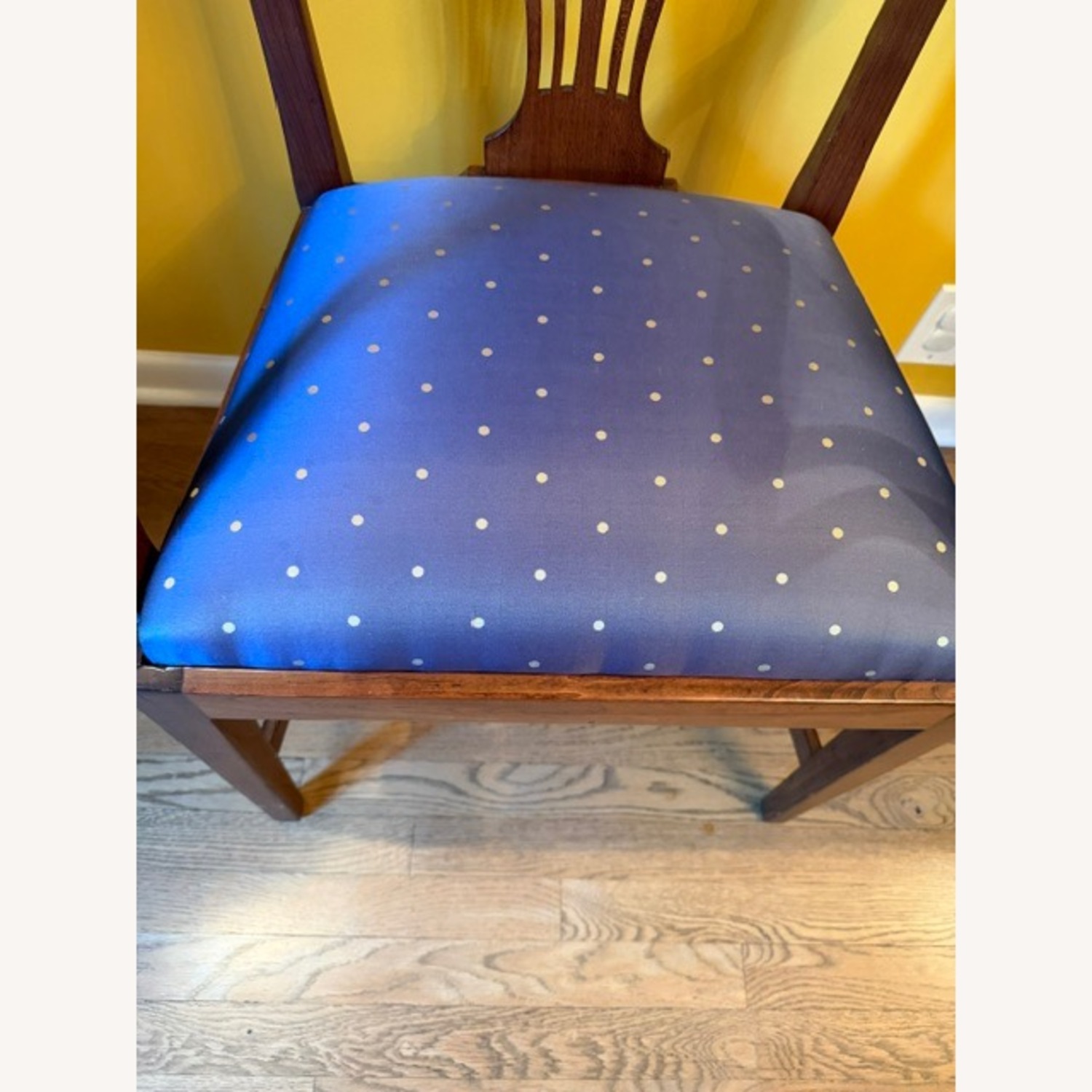 19th Century Hepplewhite Dining Chairs - image-5