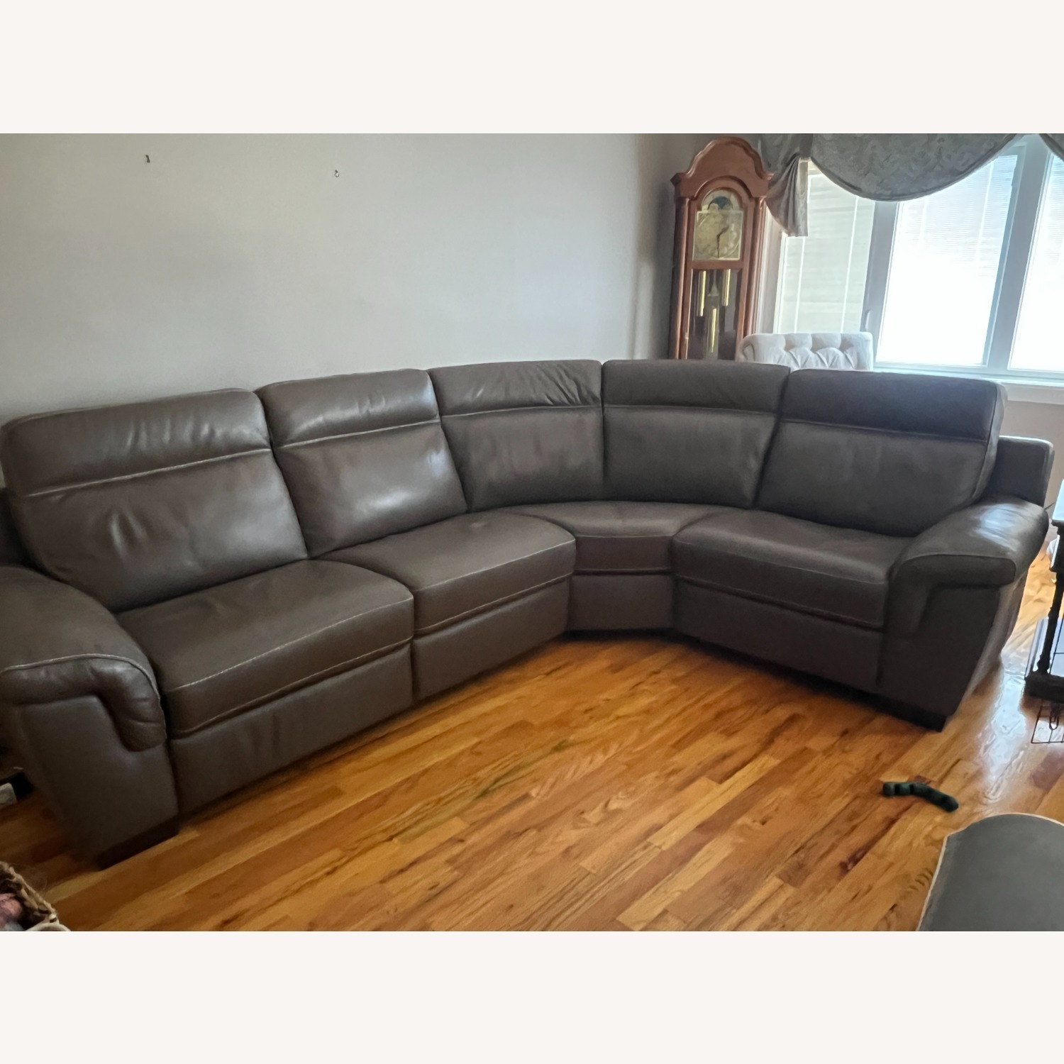 Macy's Julius II 5 pc Sect W 2 Power Recliners - image-1