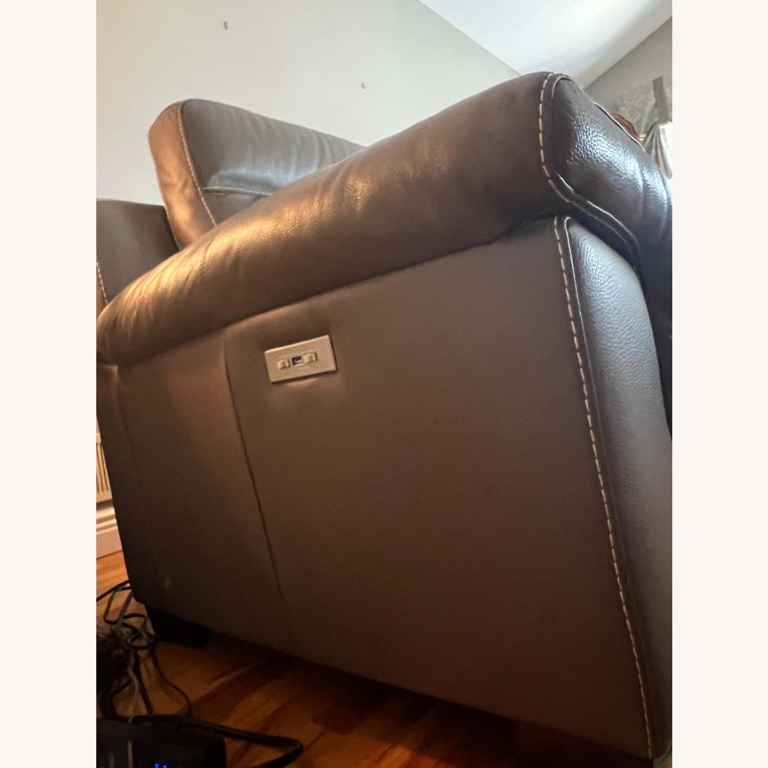 Macy's Julius II 5 pc Sect W 2 Power Recliners - image-11