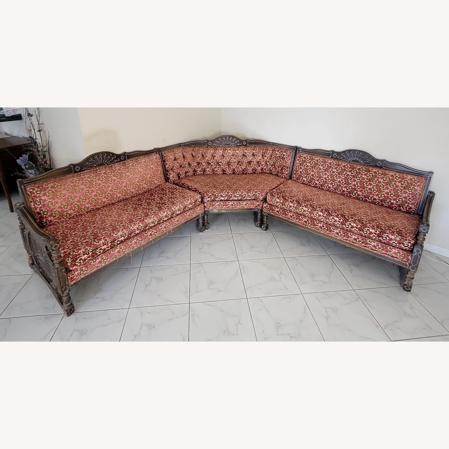 Vintage/Antique 3+ Piece Sectional - image-6