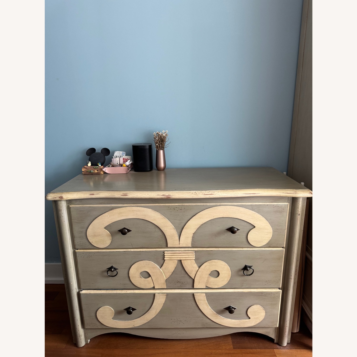 Hooker Furniture Corporation Mélange Classique Wood Dresser - image-2