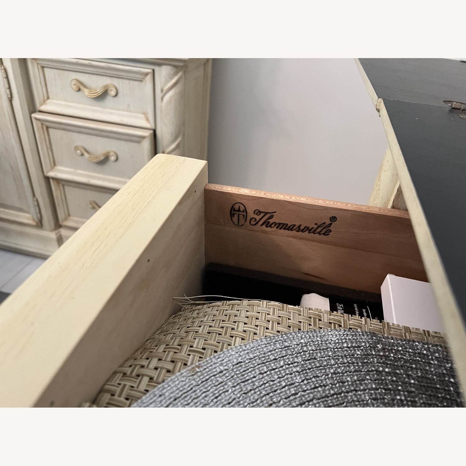 Thomasville Furniture Industries Sideboard - image-7
