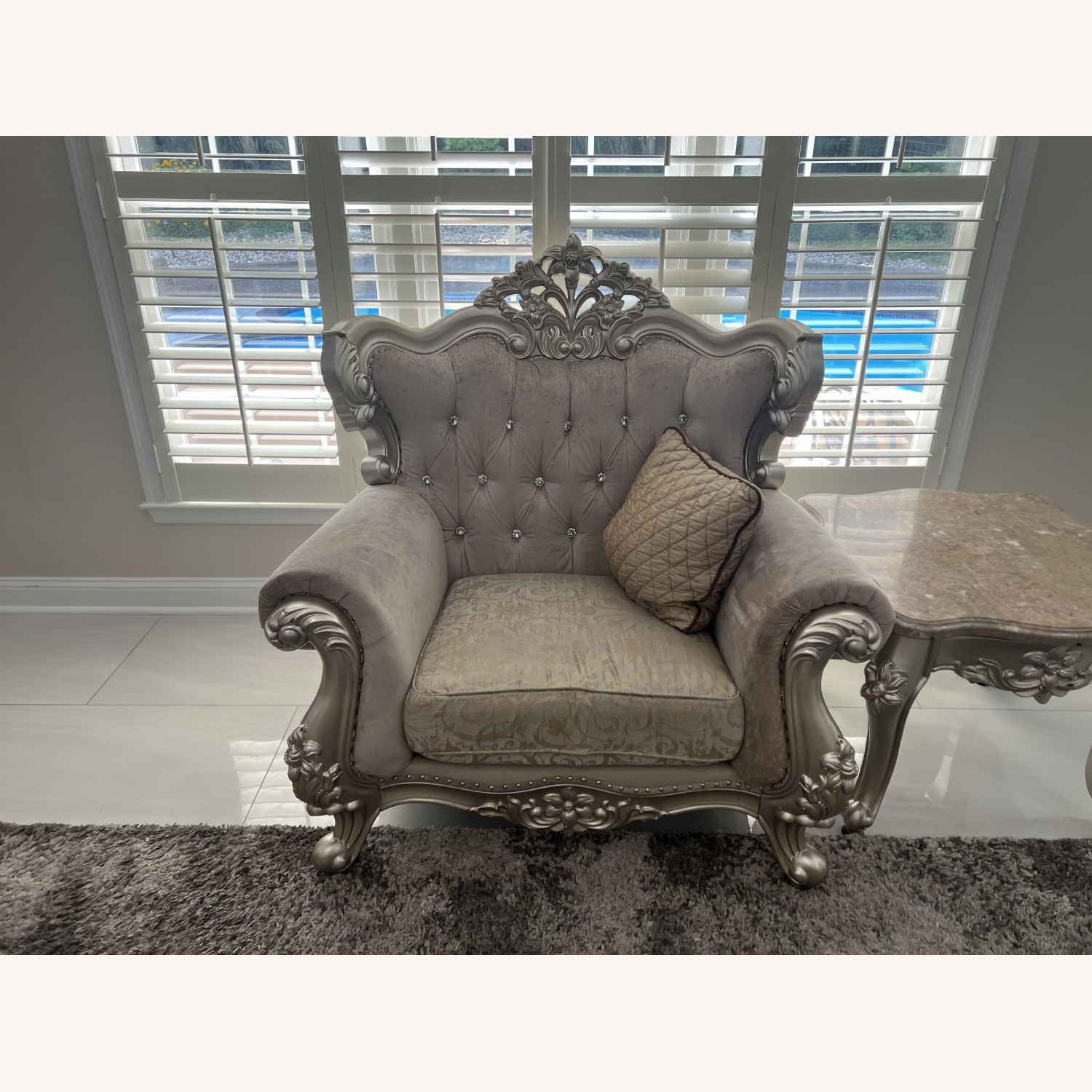 New Classic Furniture Co Loveseat - image-1