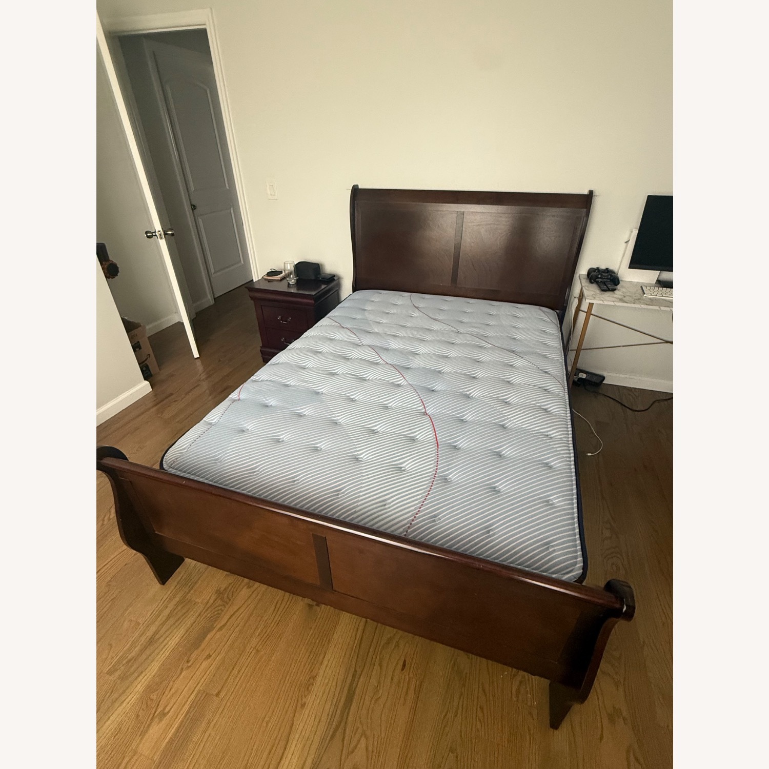 Ashley Furniture Dark Brown Alisdair Full Sleigh Bed - image-3