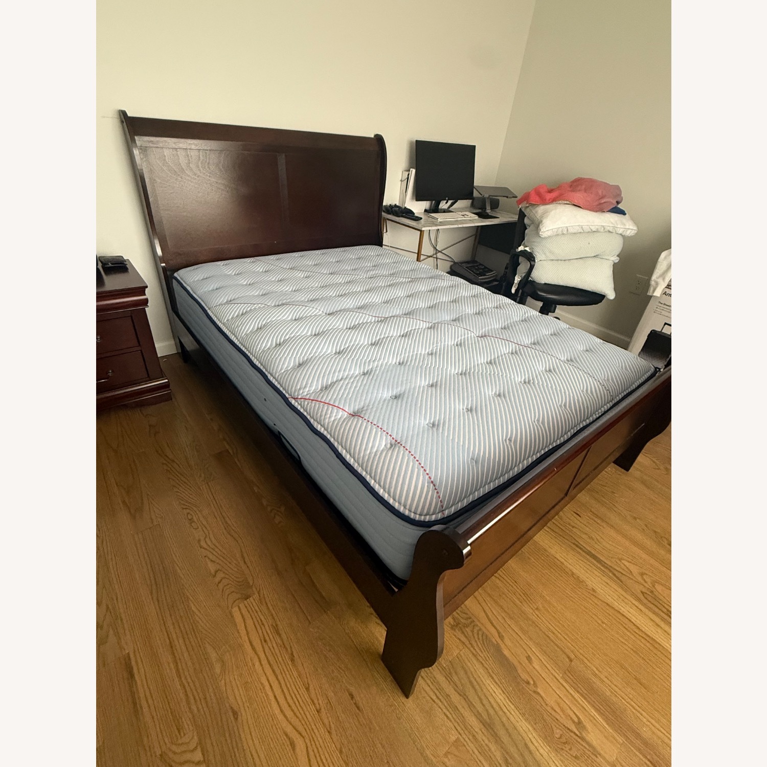 Ashley Furniture Dark Brown Alisdair Full Sleigh Bed - image-4