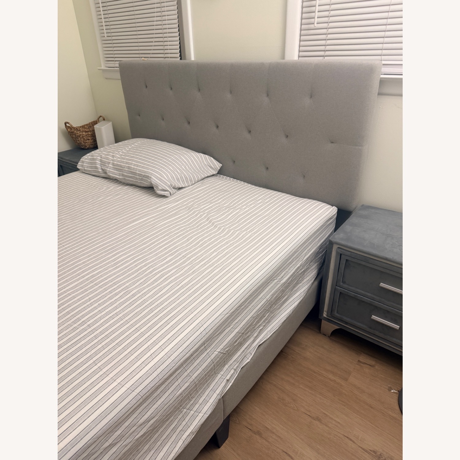 Amazon Queen Bed - image-2