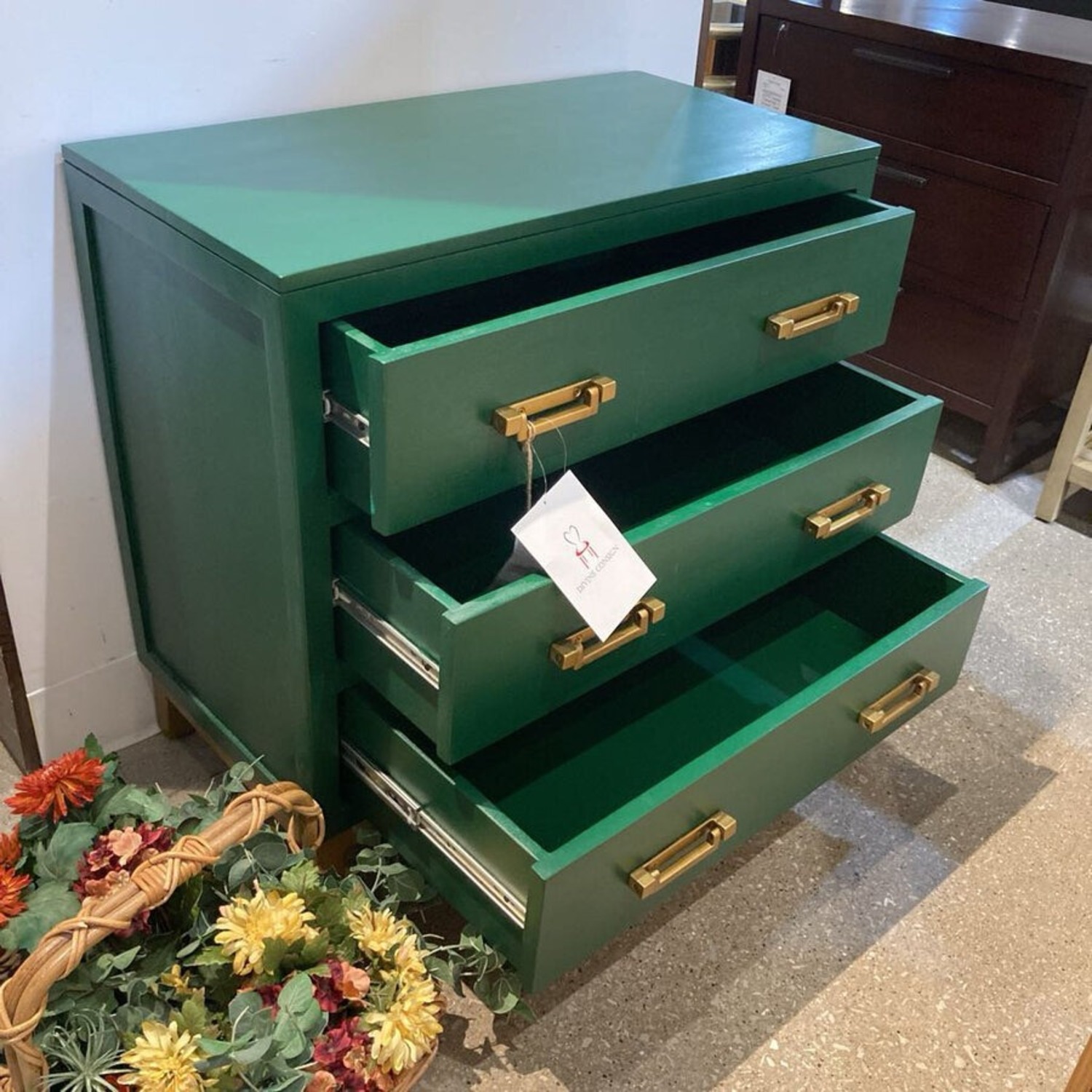 Walter E. Smithe Jade 3-Drawer Chest Dresser - image-6