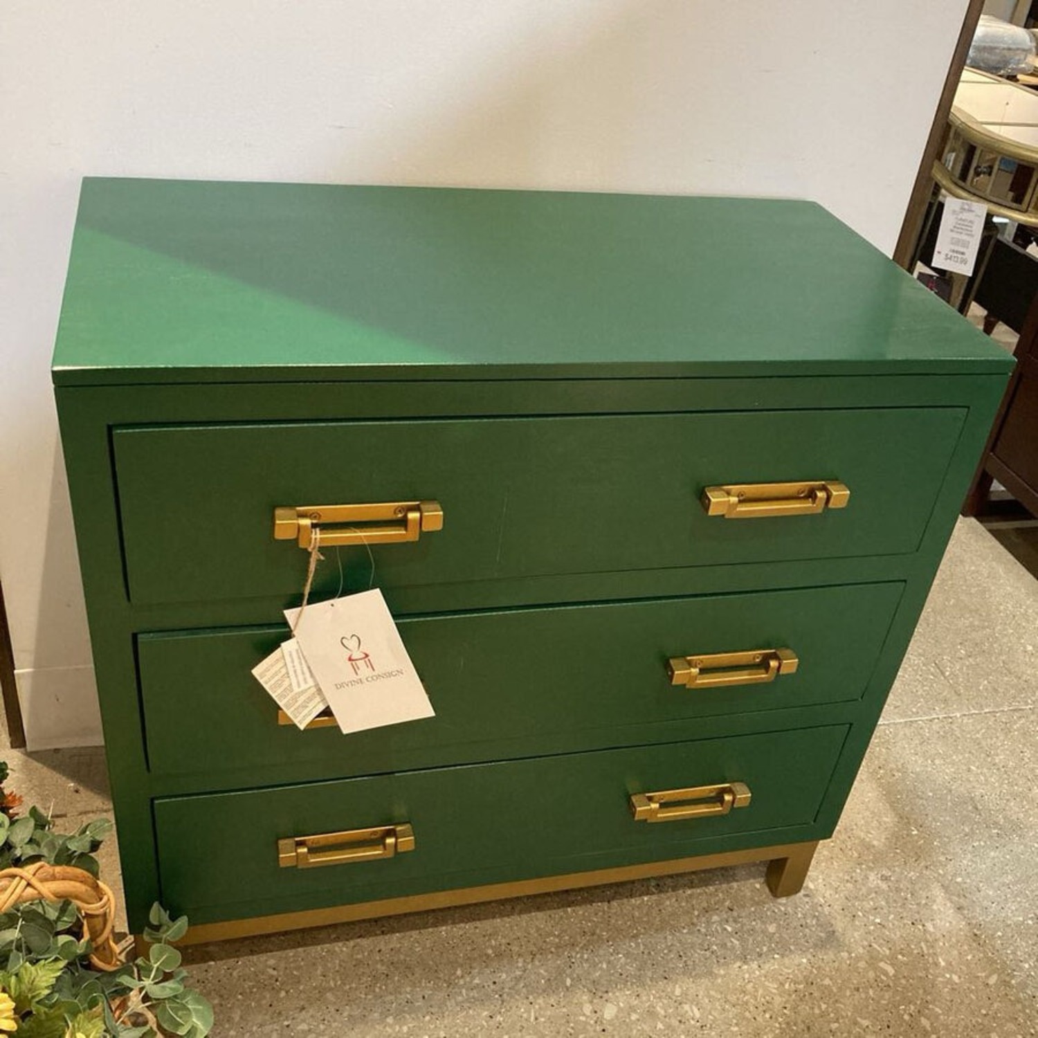 Walter E. Smithe Jade 3-Drawer Chest Dresser - image-3