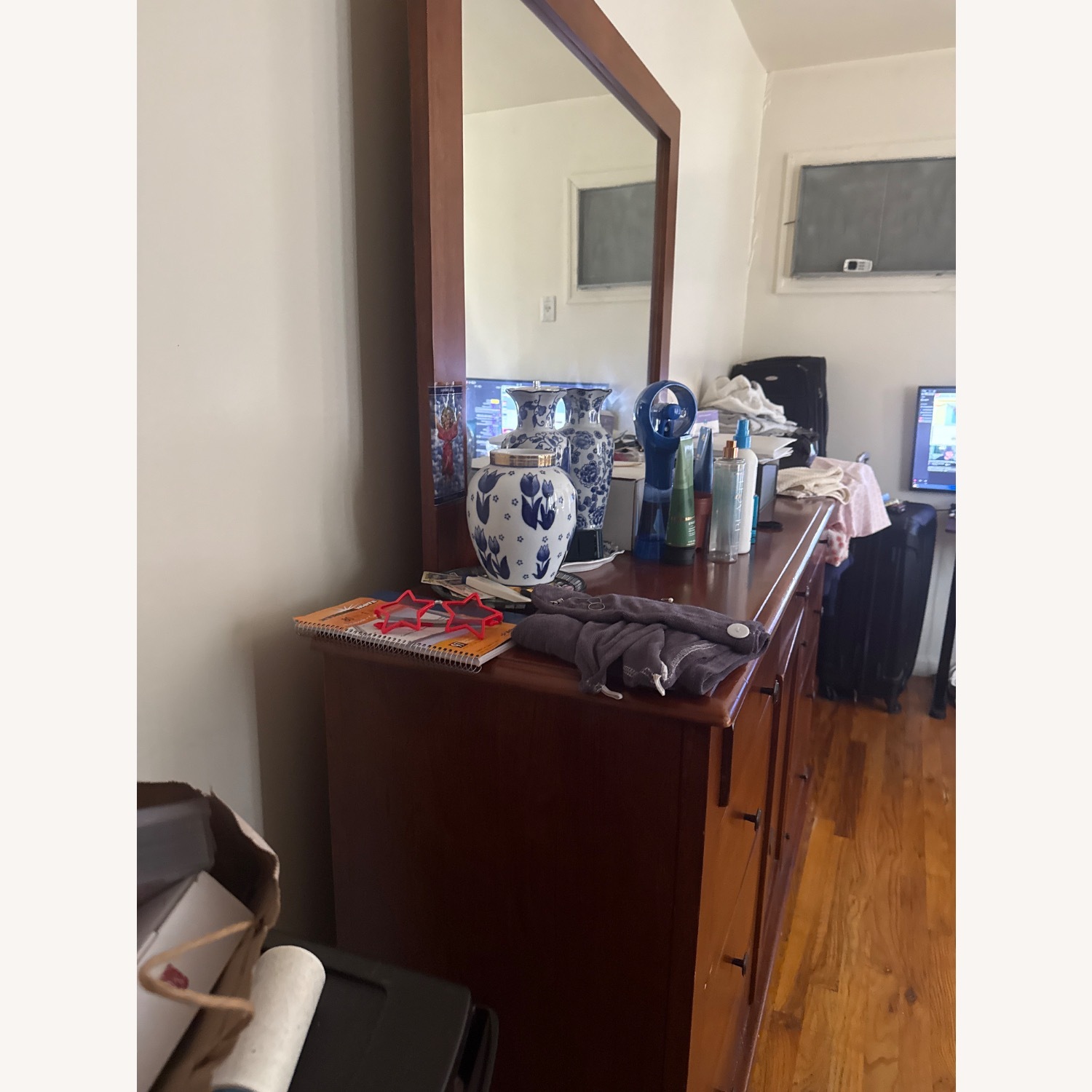 1000% Mahogany Wood Dresser - image-3